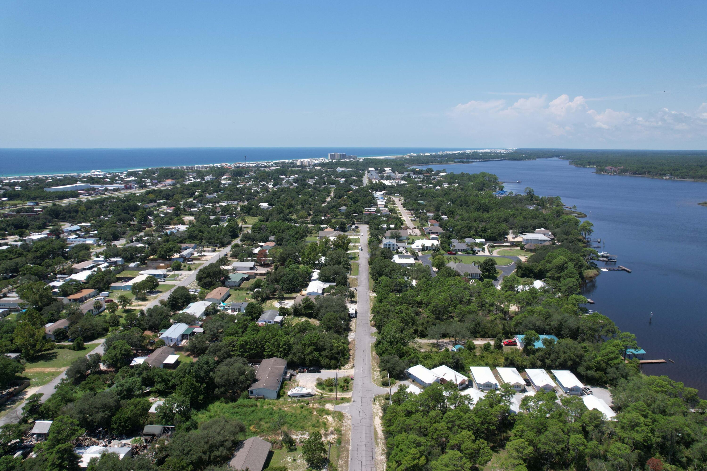 NO RECORDED SUBDIVISION - Land