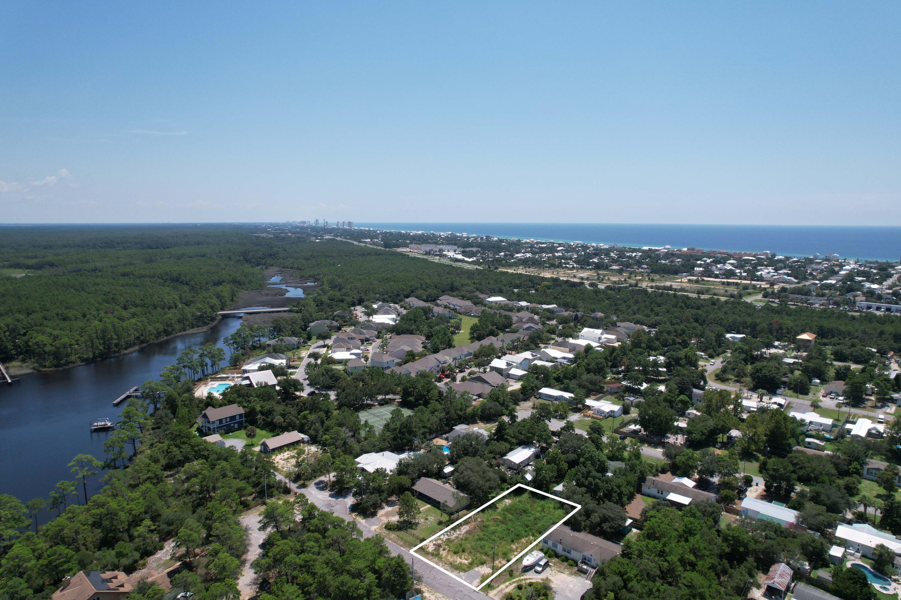 NO RECORDED SUBDIVISION - Land