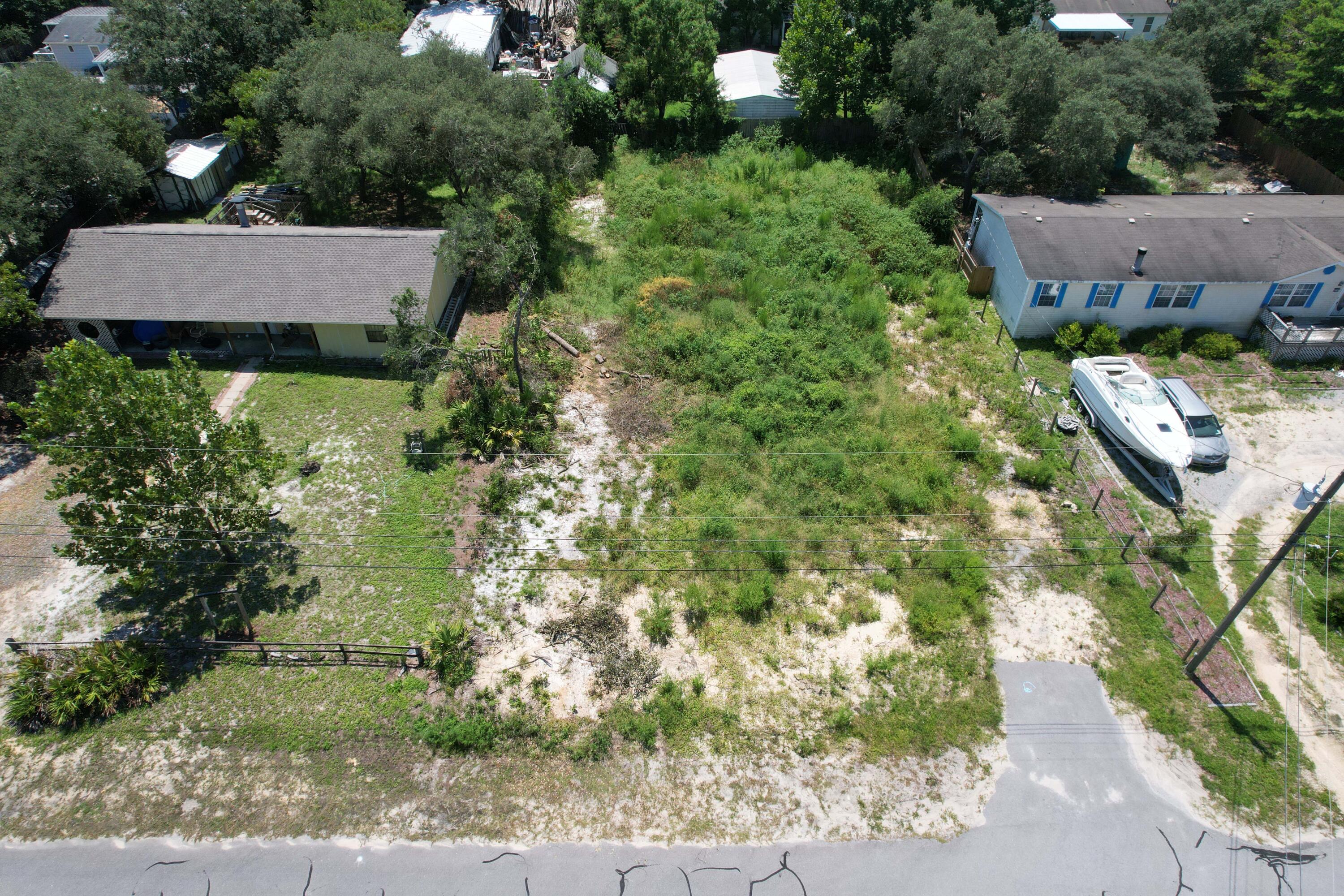 NO RECORDED SUBDIVISION - Land