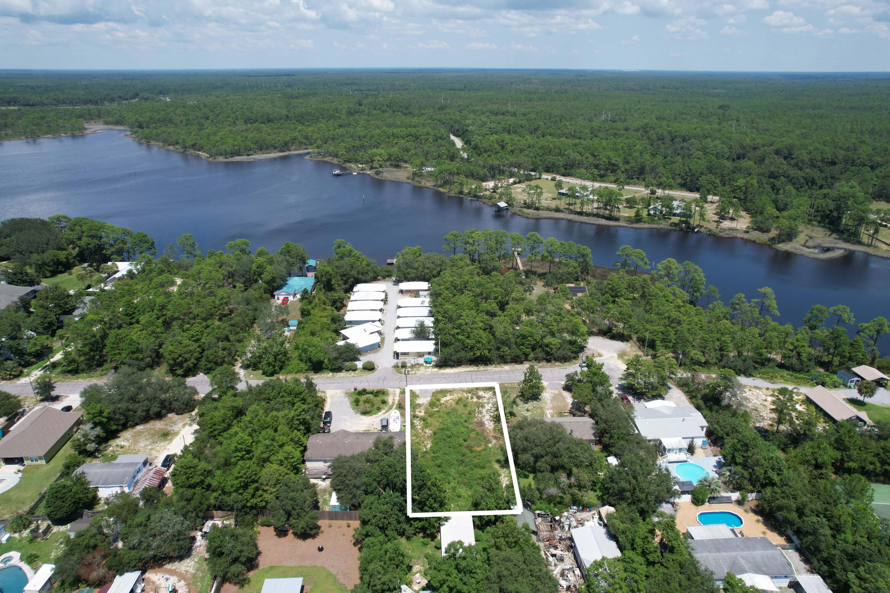 NO RECORDED SUBDIVISION - Land