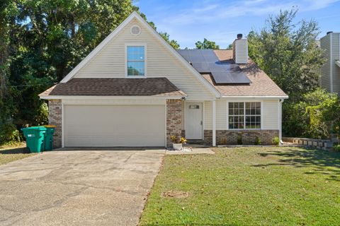 Photo of 377 Brookwood Boulevard, Mary Esther, FL 32569 (MLS # 987630)