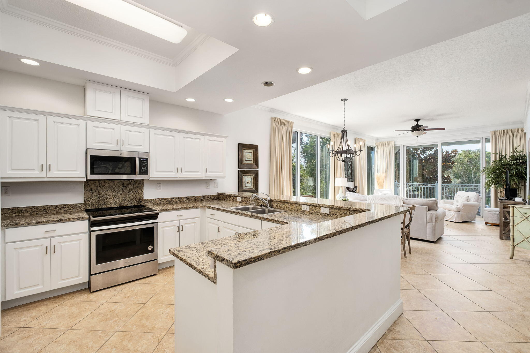 ALEXANDER AT PALM COURT - Residential