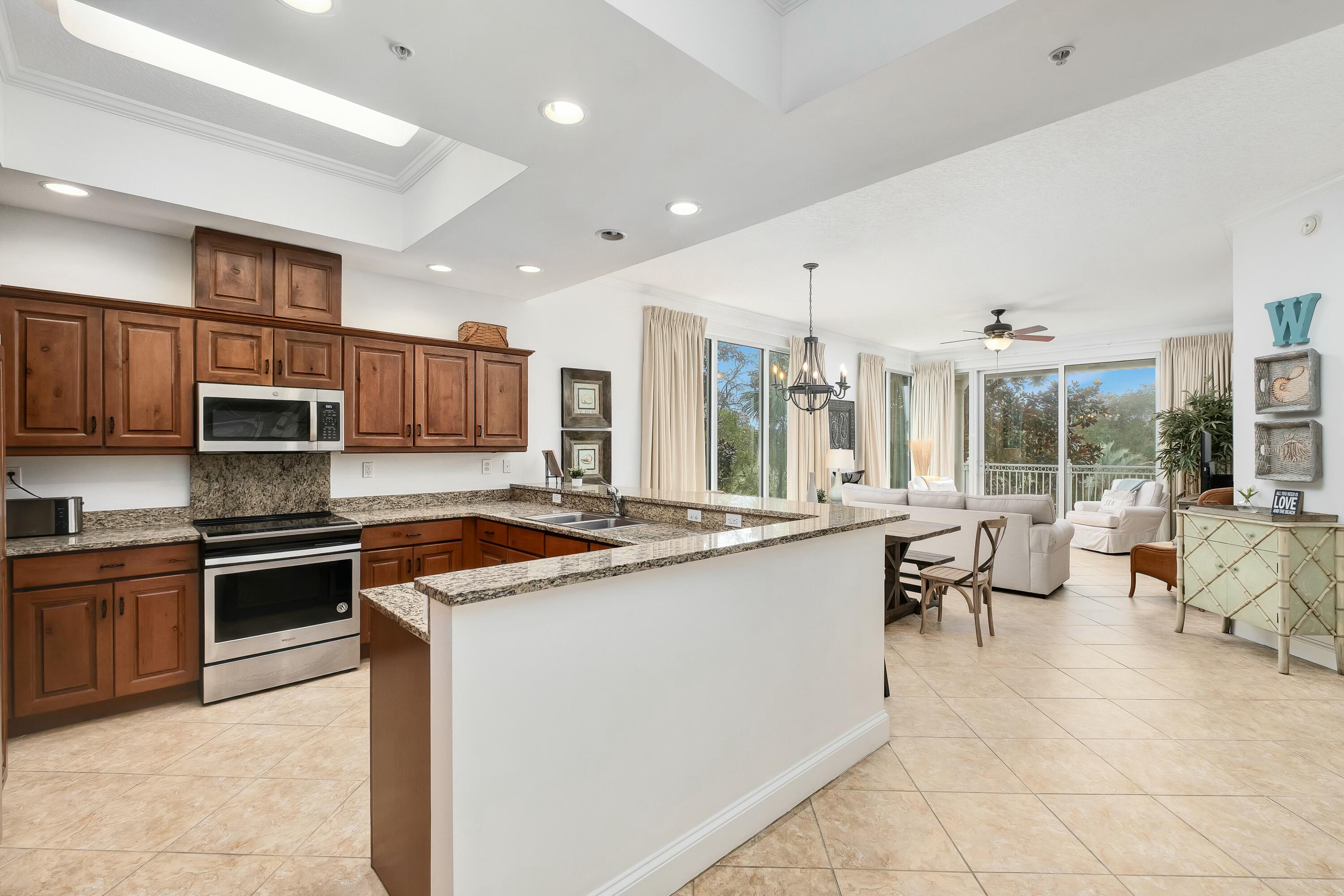 ALEXANDER AT PALM COURT - Residential