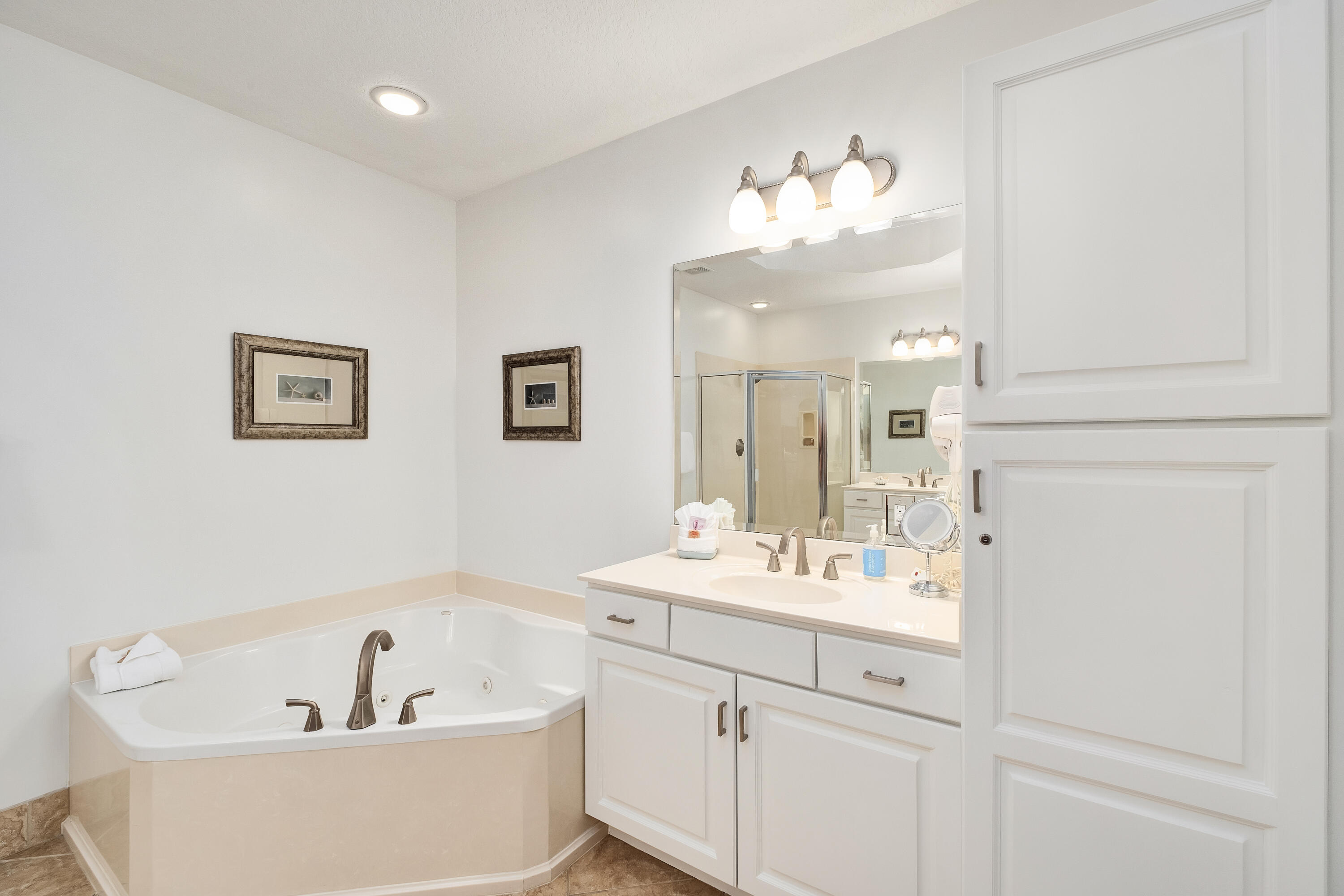 ALEXANDER AT PALM COURT - Residential