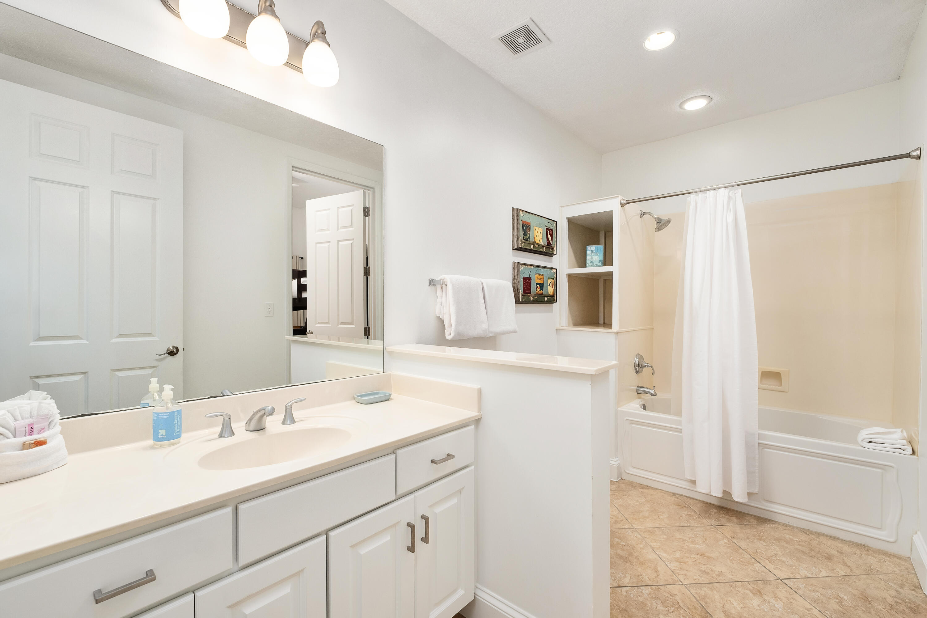 ALEXANDER AT PALM COURT - Residential
