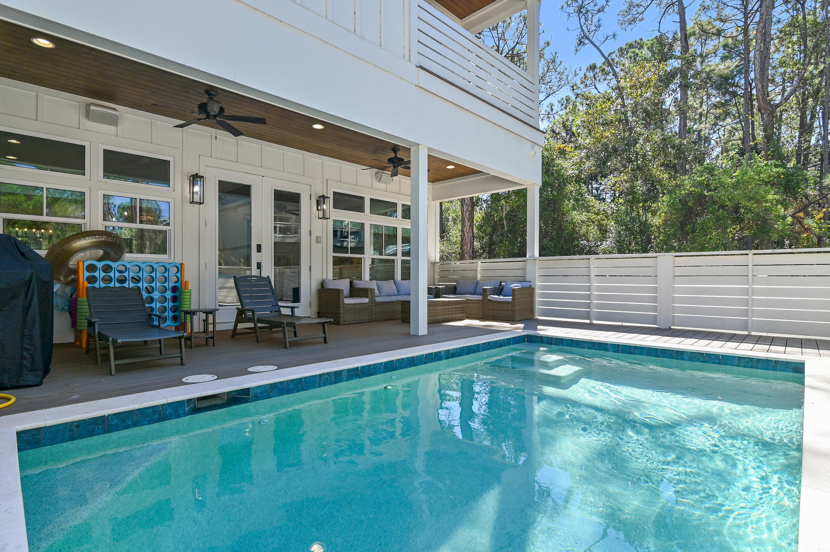 GULF SHORE MANOR - Residential
