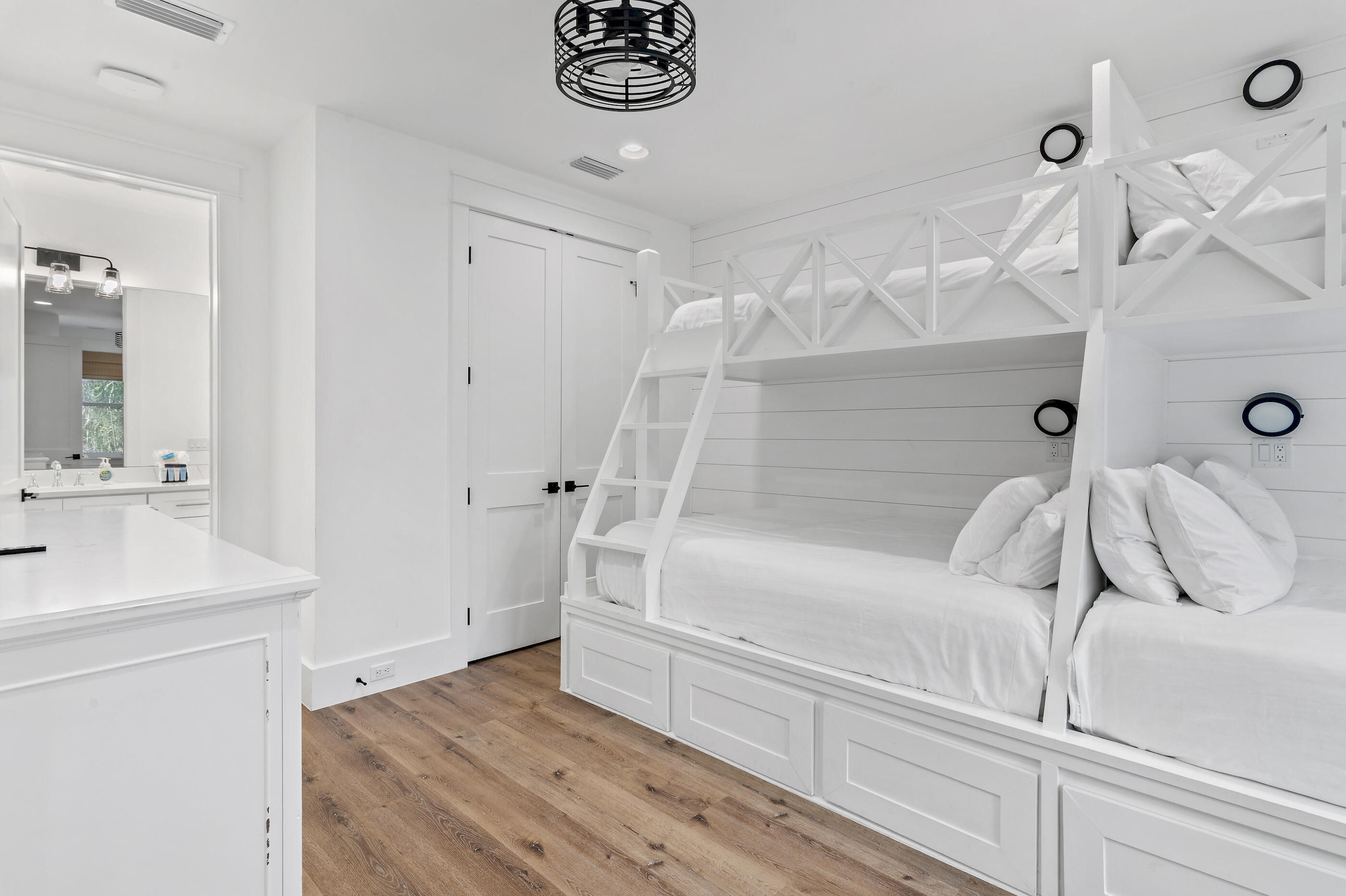 GULF SHORE MANOR - Residential