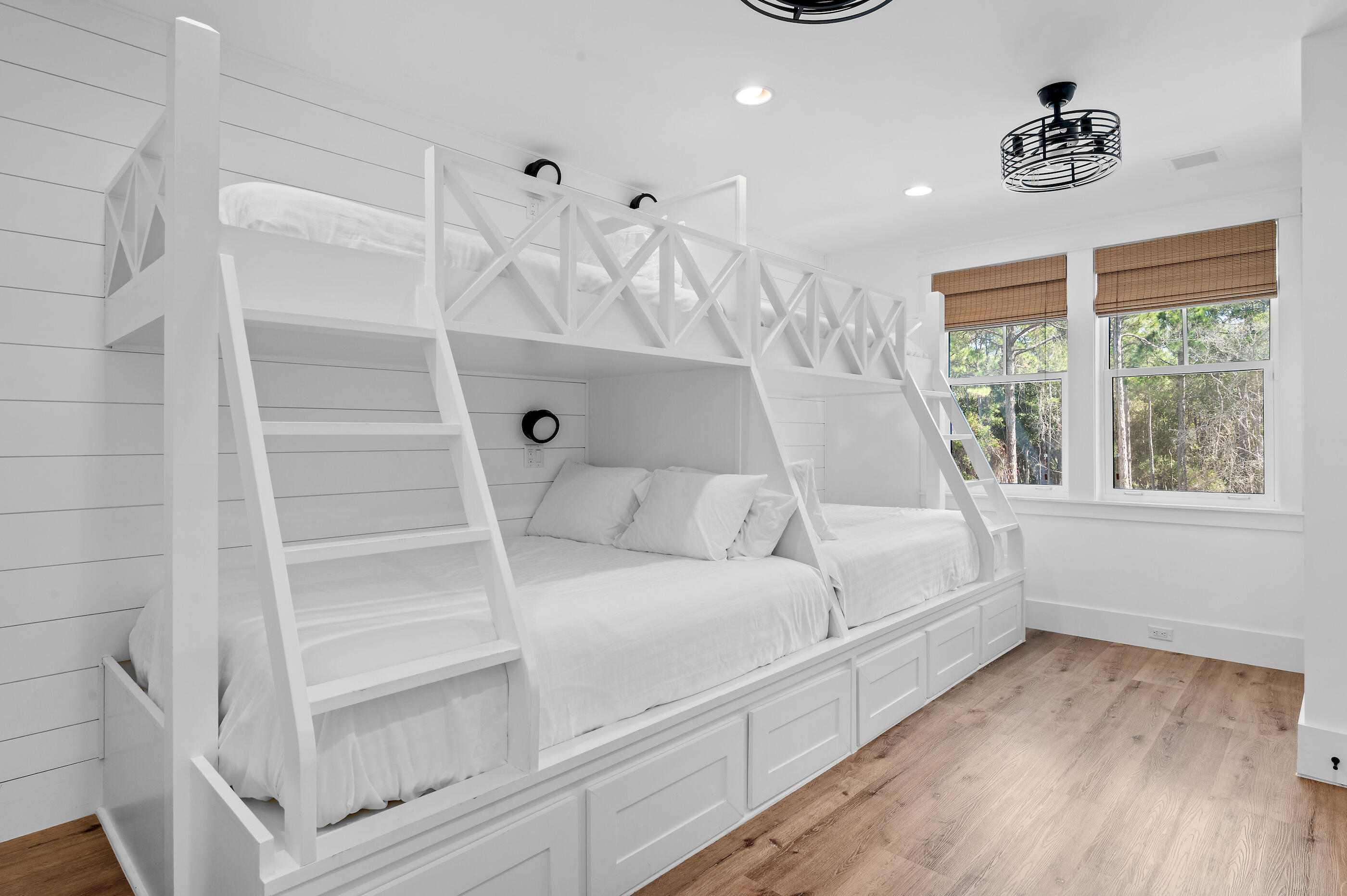 GULF SHORE MANOR - Residential