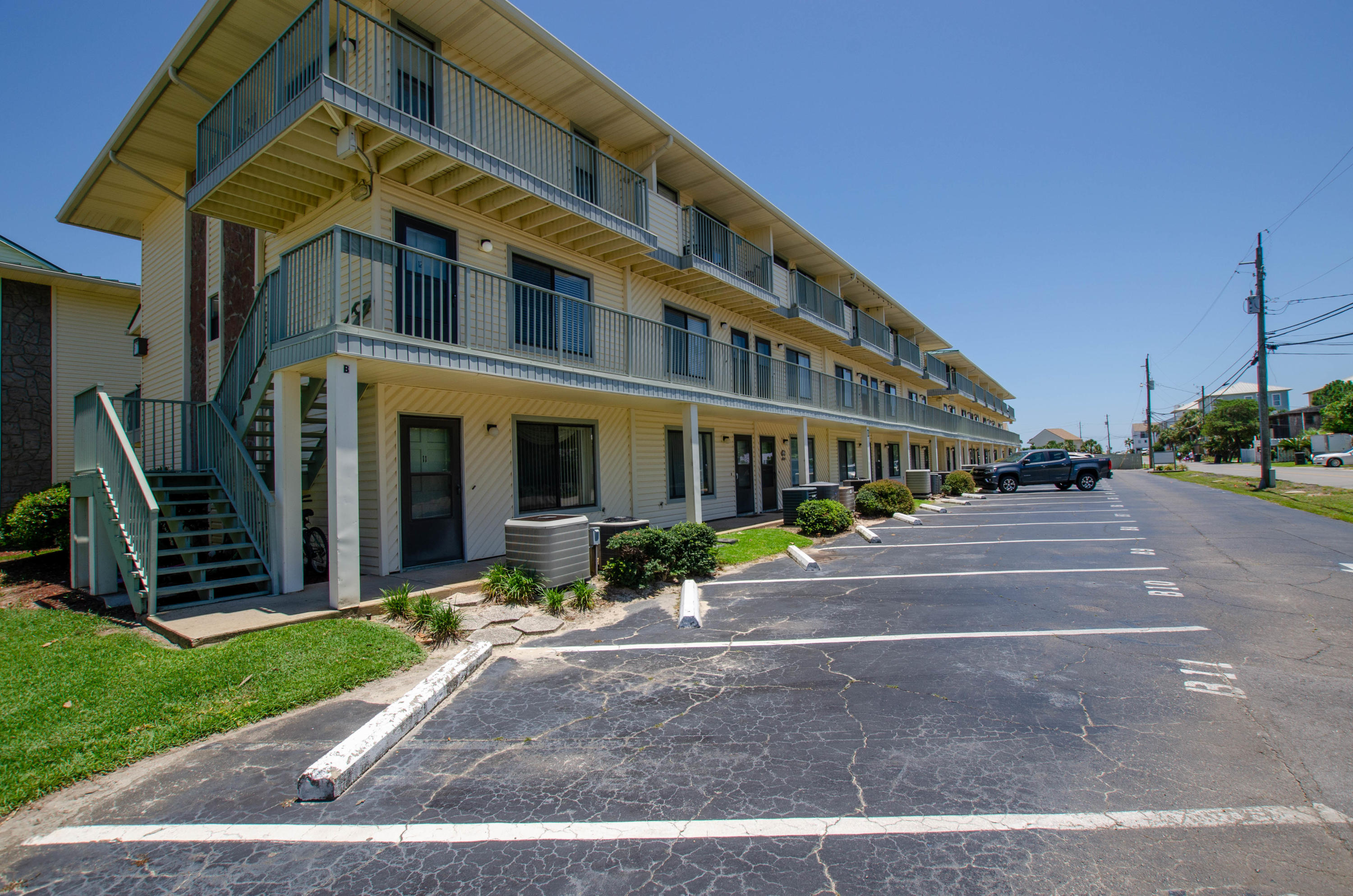 SANDPRINTS CONDO - Residential