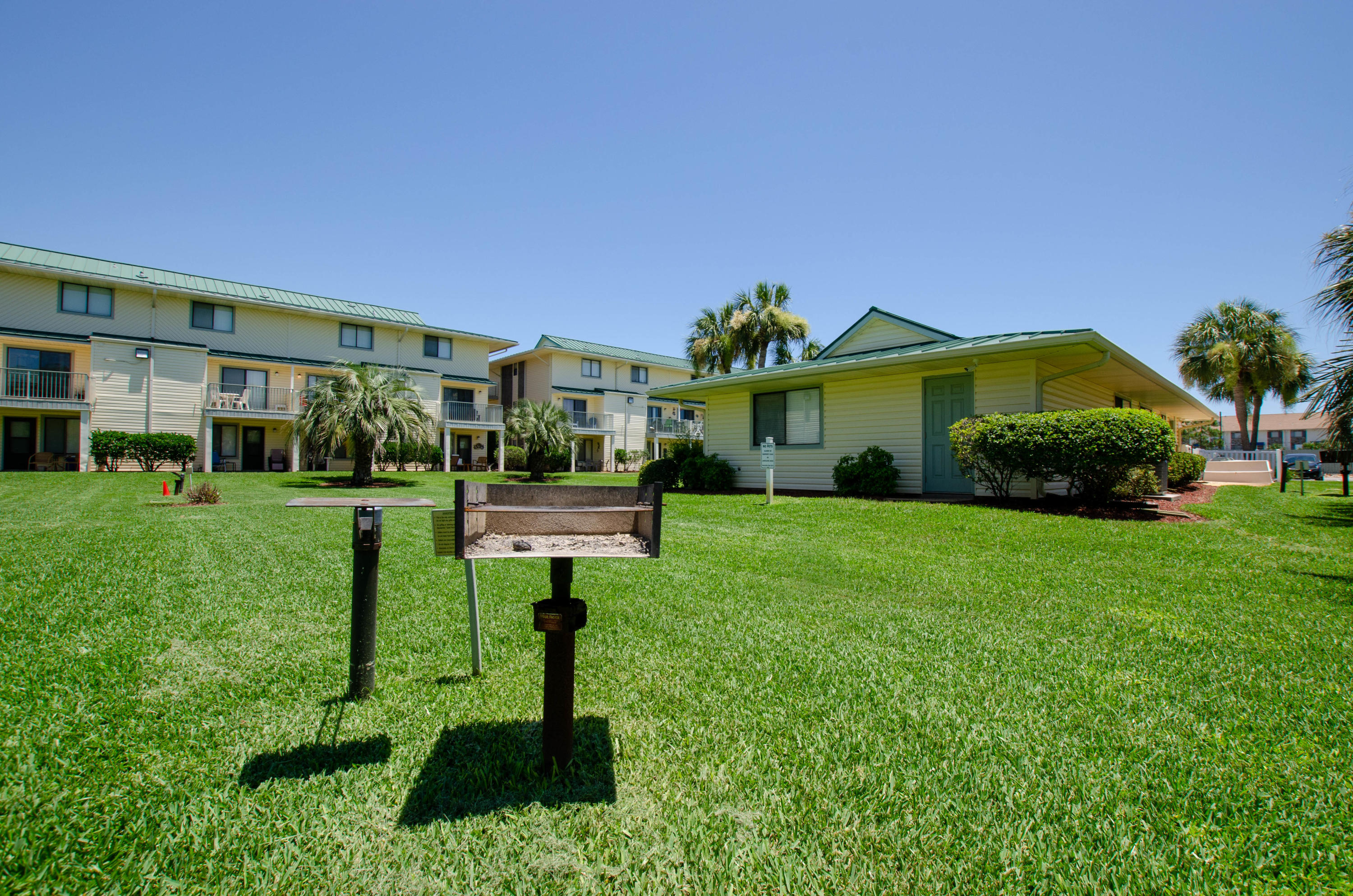 SANDPRINTS CONDO - Residential