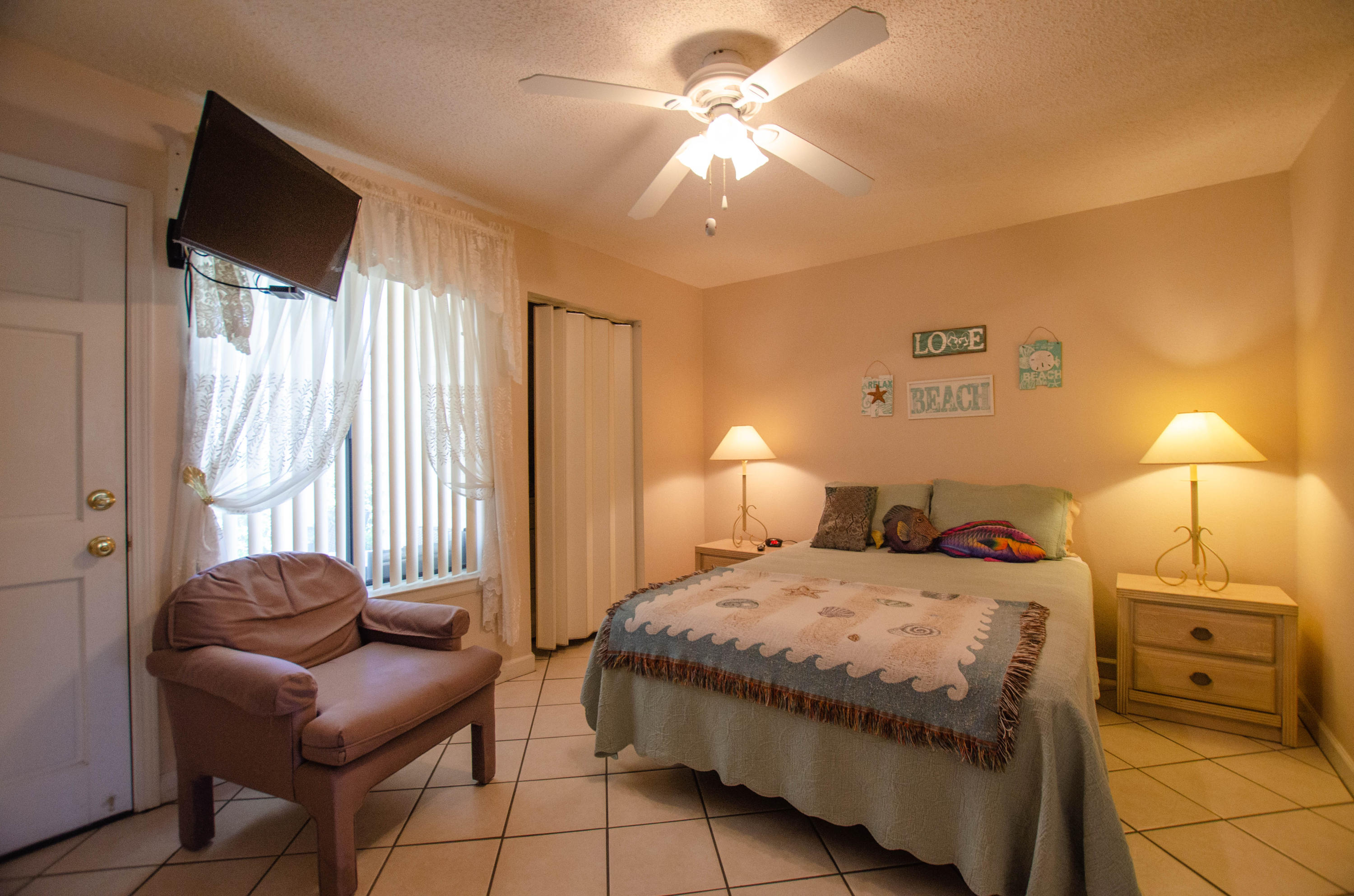 SANDPRINTS CONDO - Residential