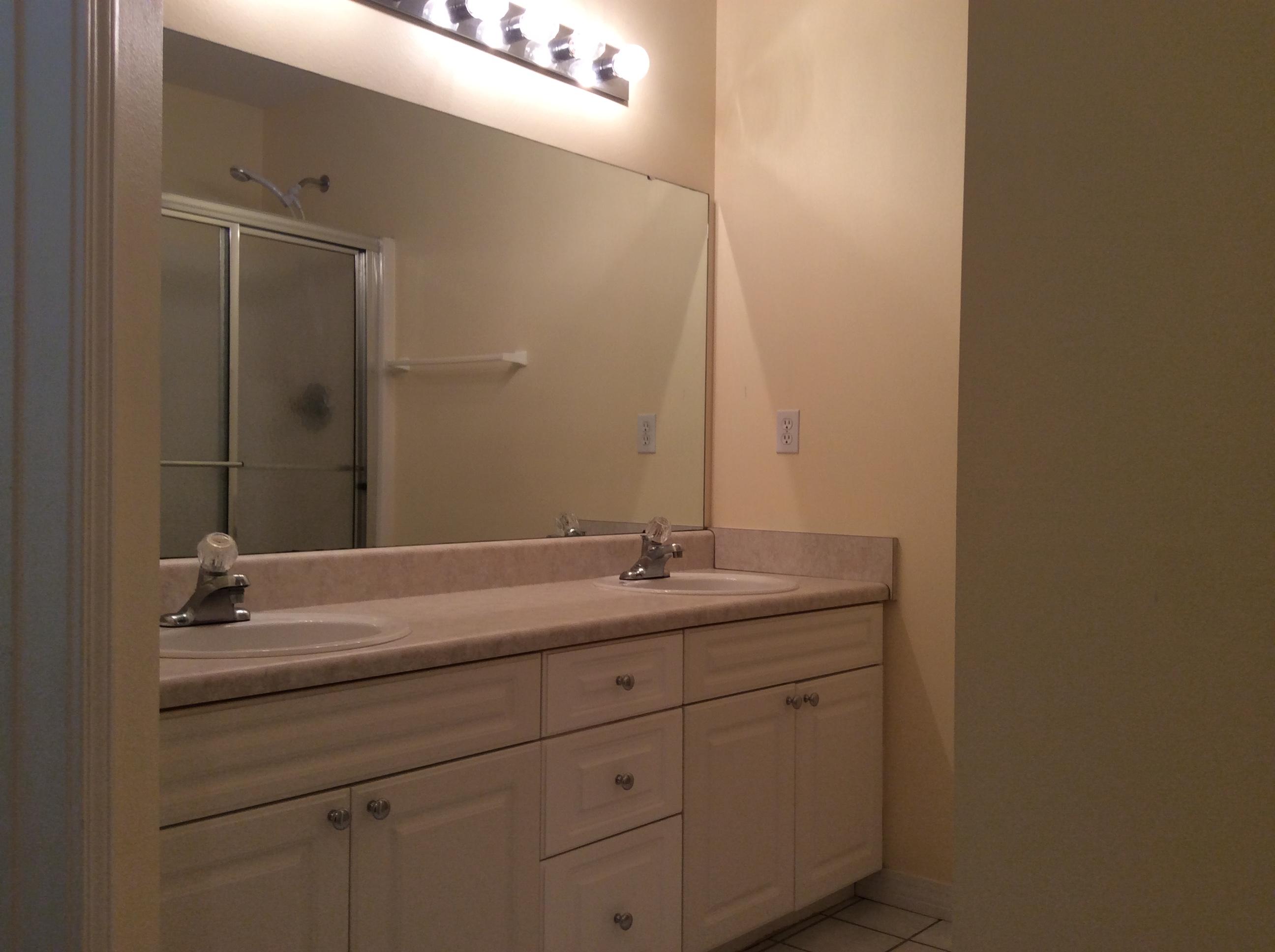 COTTON TREE - Residential Lease