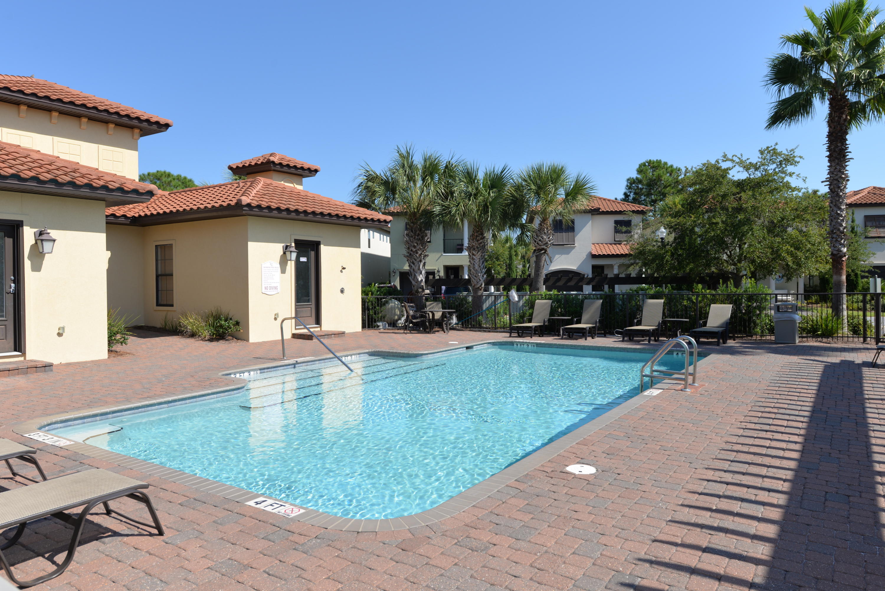 VILLA LAGO - Residential