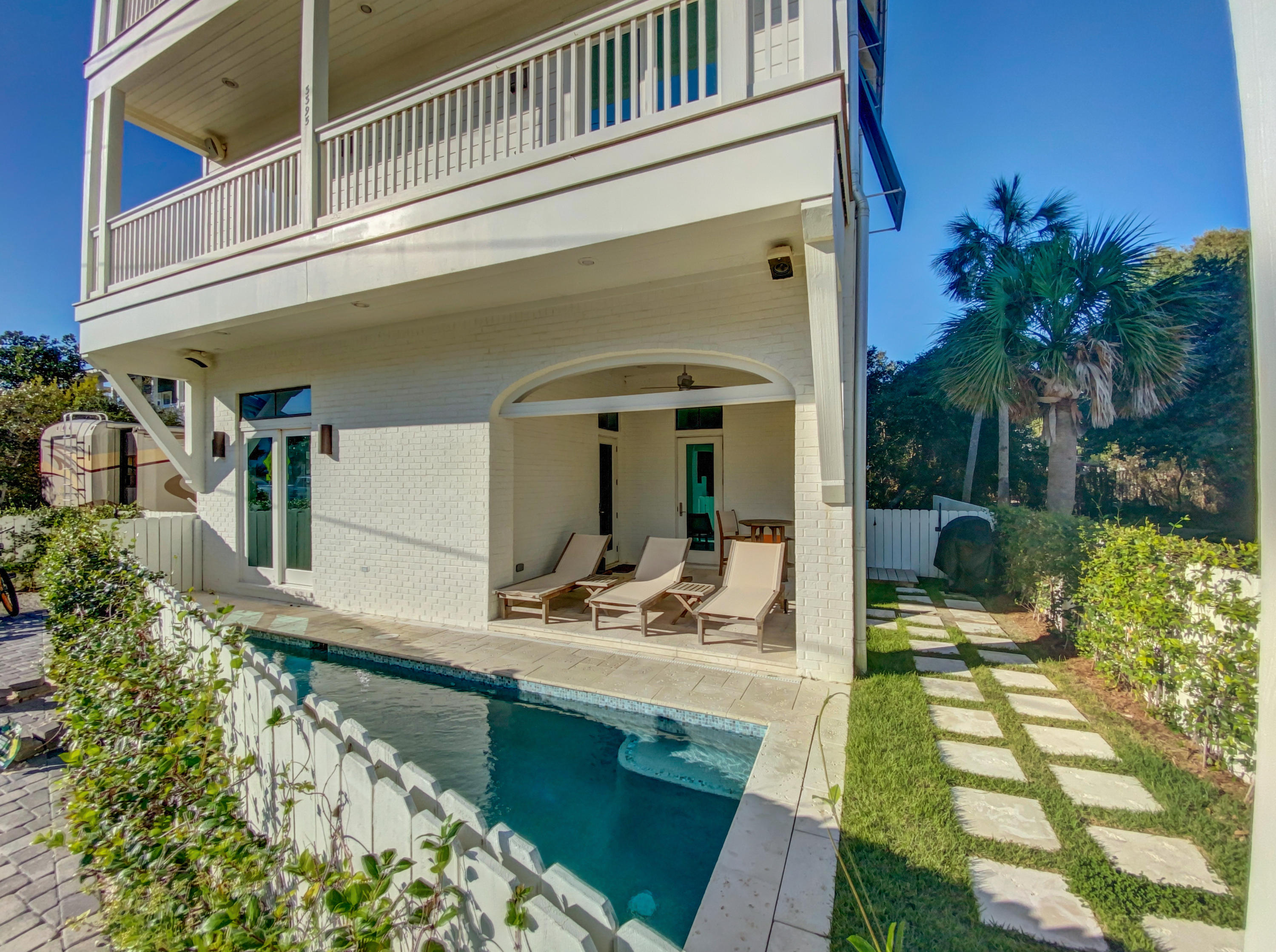 GULF SHORE MANOR - Residential