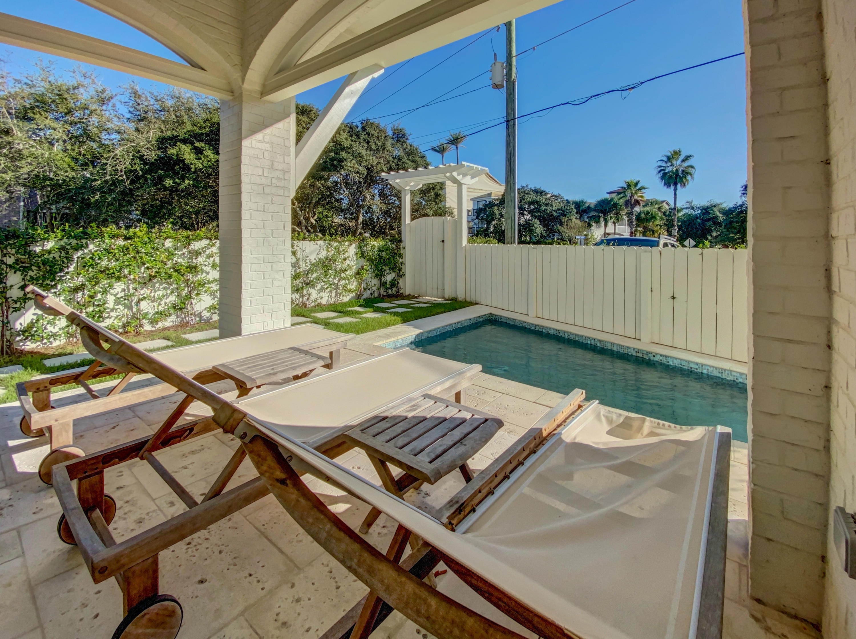 GULF SHORE MANOR - Residential