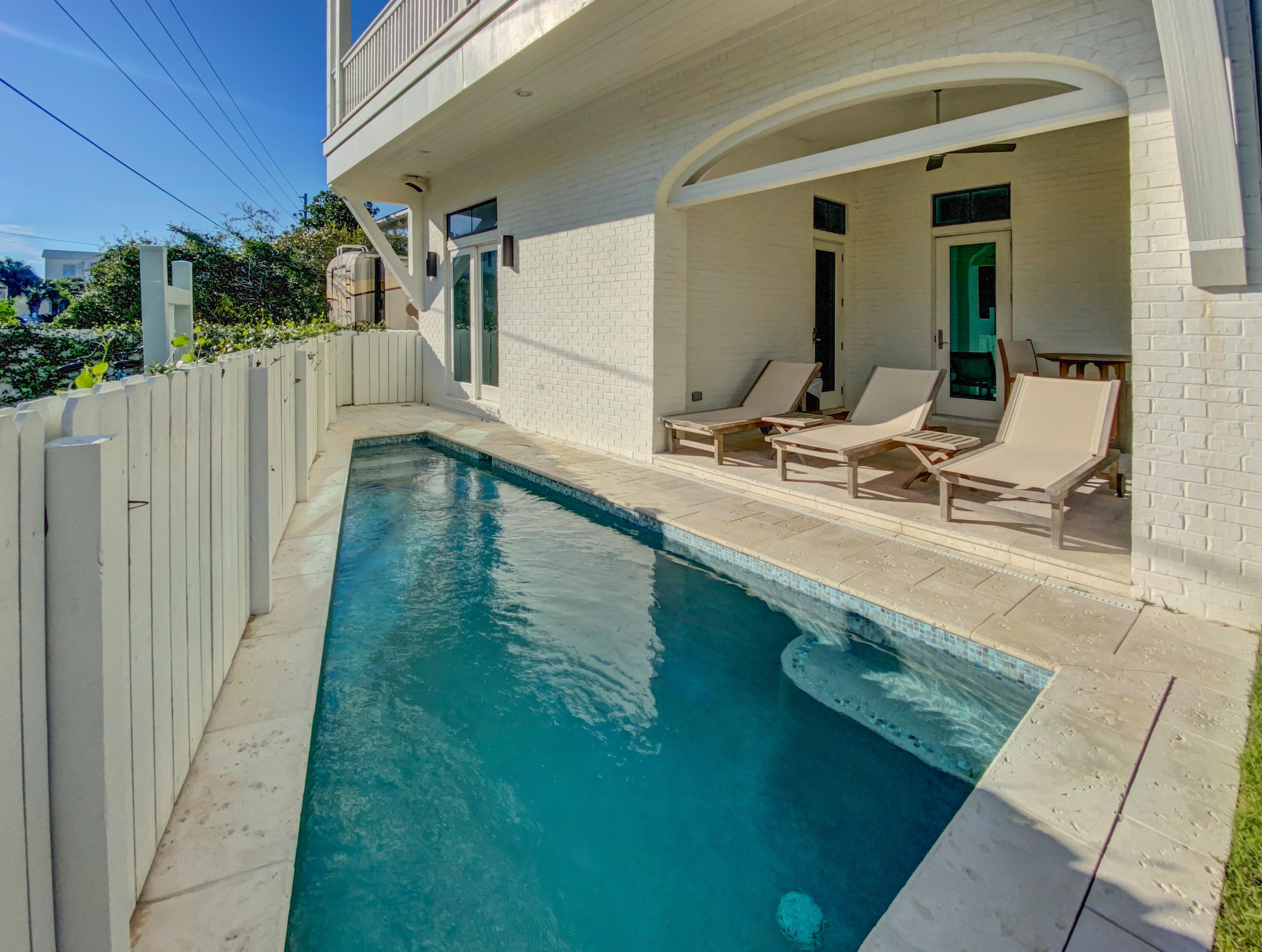 GULF SHORE MANOR - Residential
