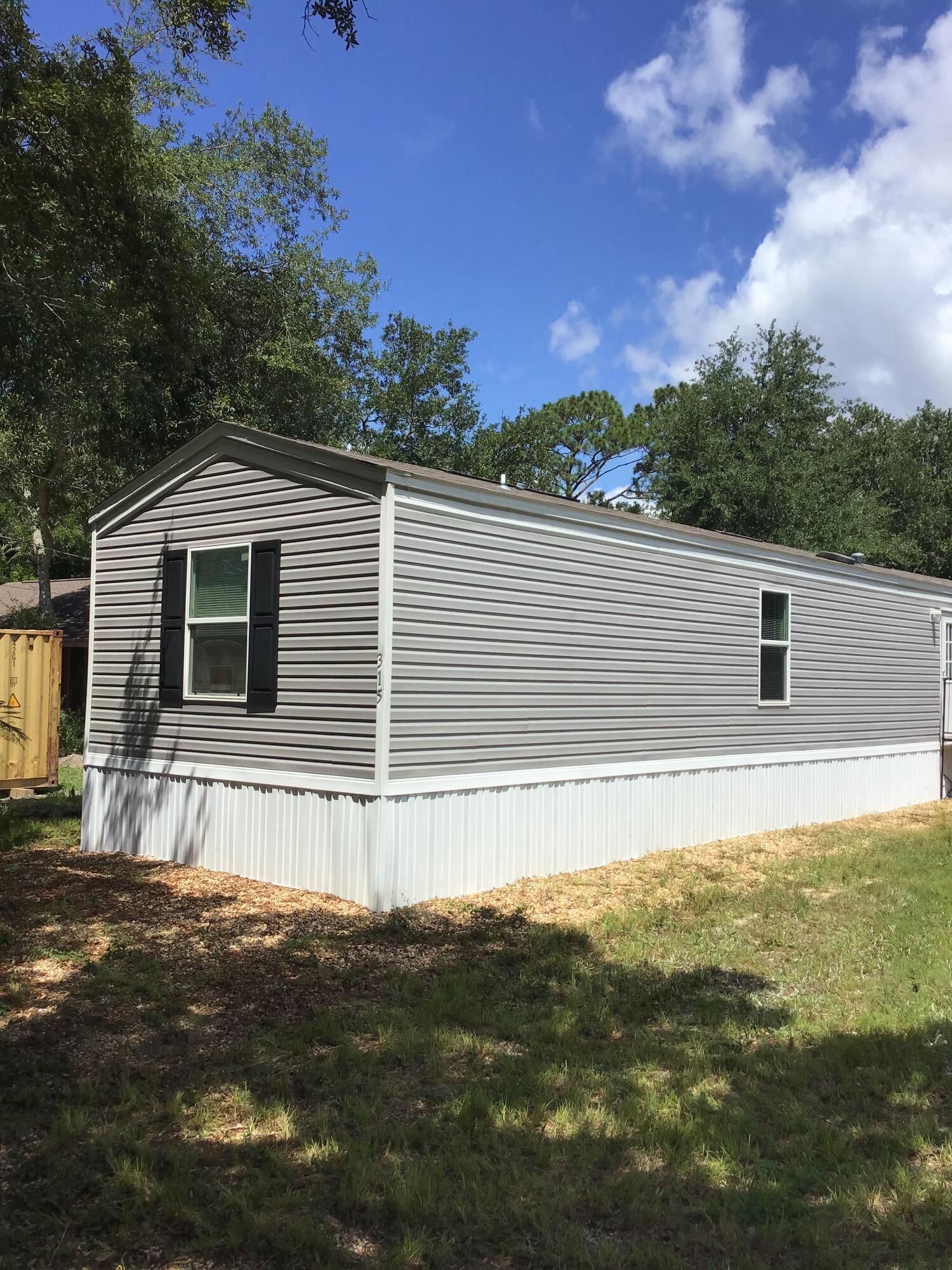 This home is close to Choctaw Beach park which has the free boat ramp.  There is also many ramps for water access  in this area.  Also restrooms and a nice children's area.  The home is only 3 years old. LPV flooring throughout.  Two full baths with bathtubs and showers.  The appliances are almost brand new.  It is a split plan with bedrooms on each end.  No pets are allowed,  also no smoking or vaping of any kind in the home.  All tenants must apply on rentspree.com.  I can send you the link. Chelco runs about 80-100. for electric, water is 25 - 30.  Owner will cover cutting the lawn for you.