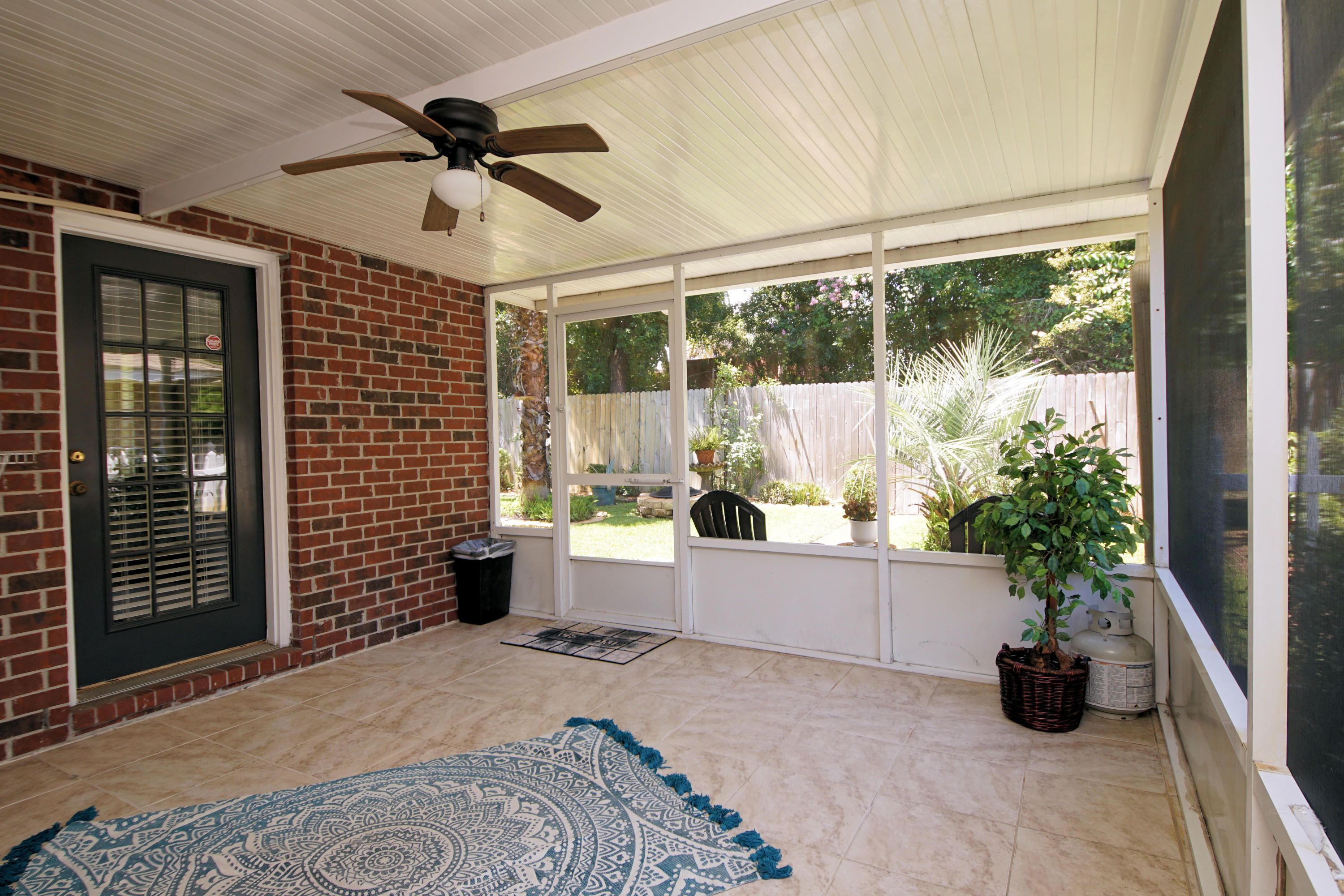 MARSH HARBOR - Residential