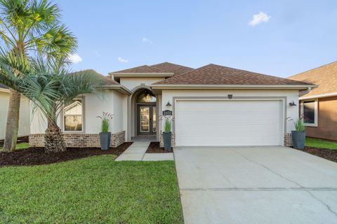 Photo of 2071 Fountainview Drive, Navarre, FL 32566 (MLS # 988364) Photo of 2071 Fountainview Drive, Navarre, FL 32566 (MLS # 988364)