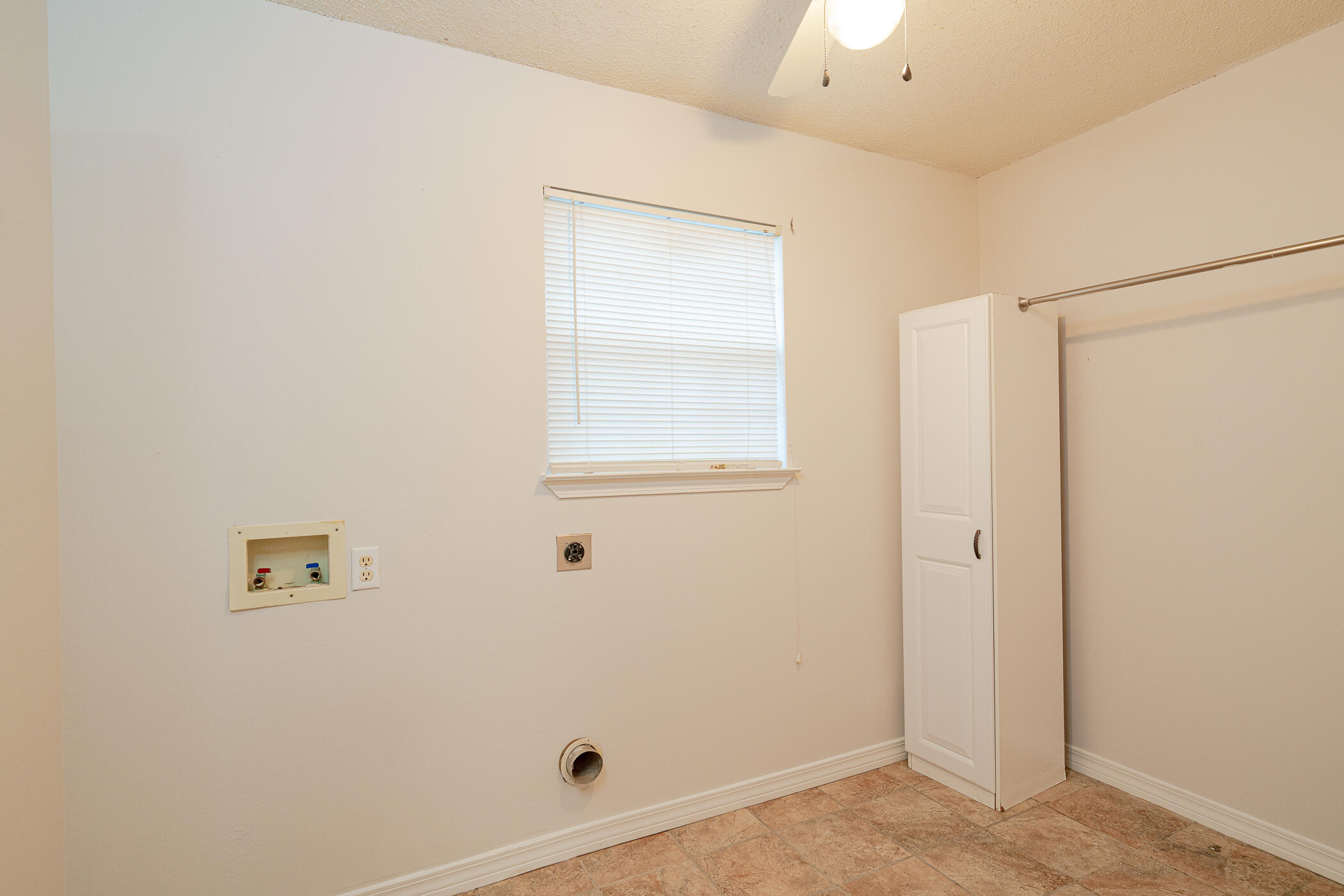 COUNTRYVIEW ESTATES 7TH ADDN - Residential