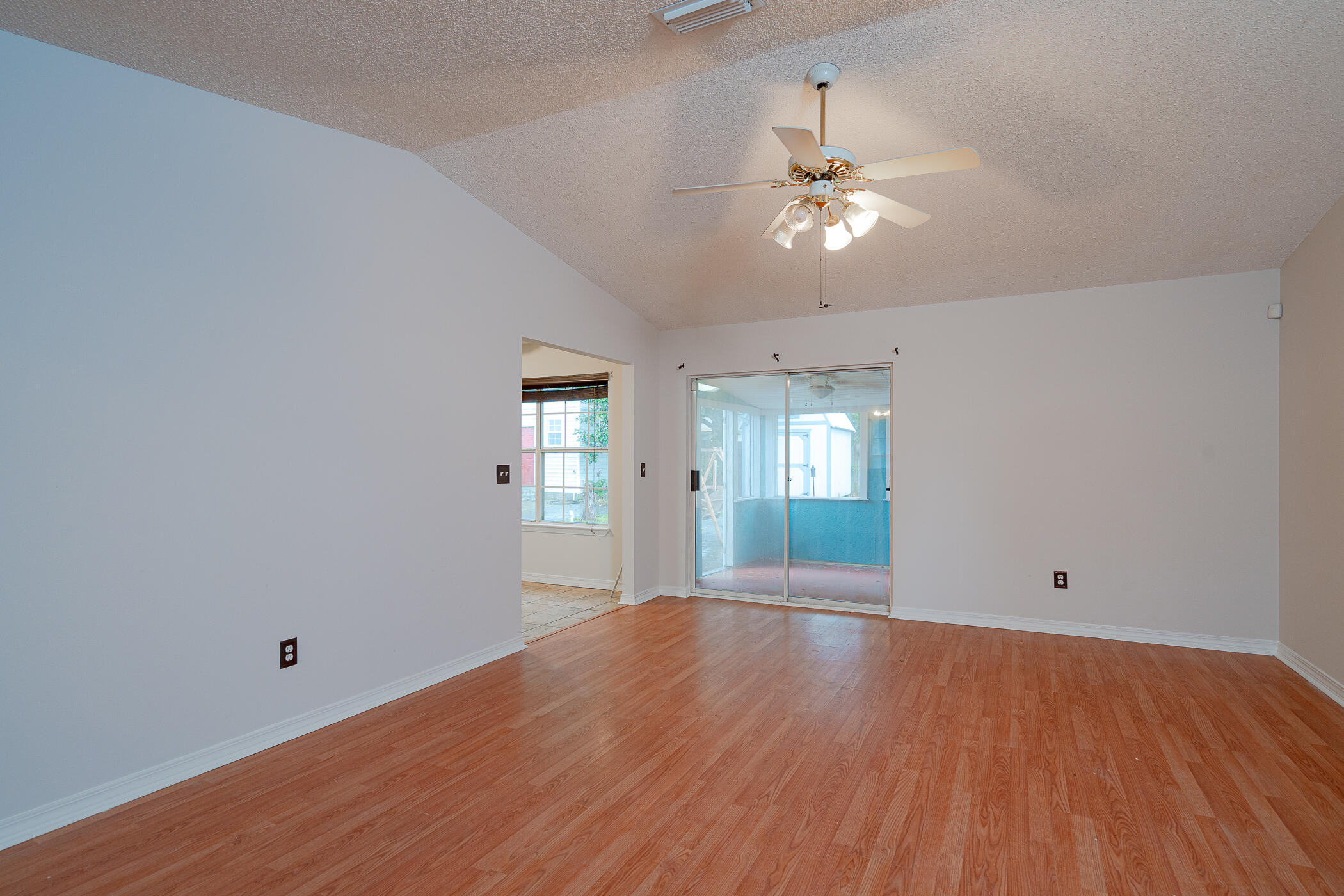 COUNTRYVIEW ESTATES 7TH ADDN - Residential