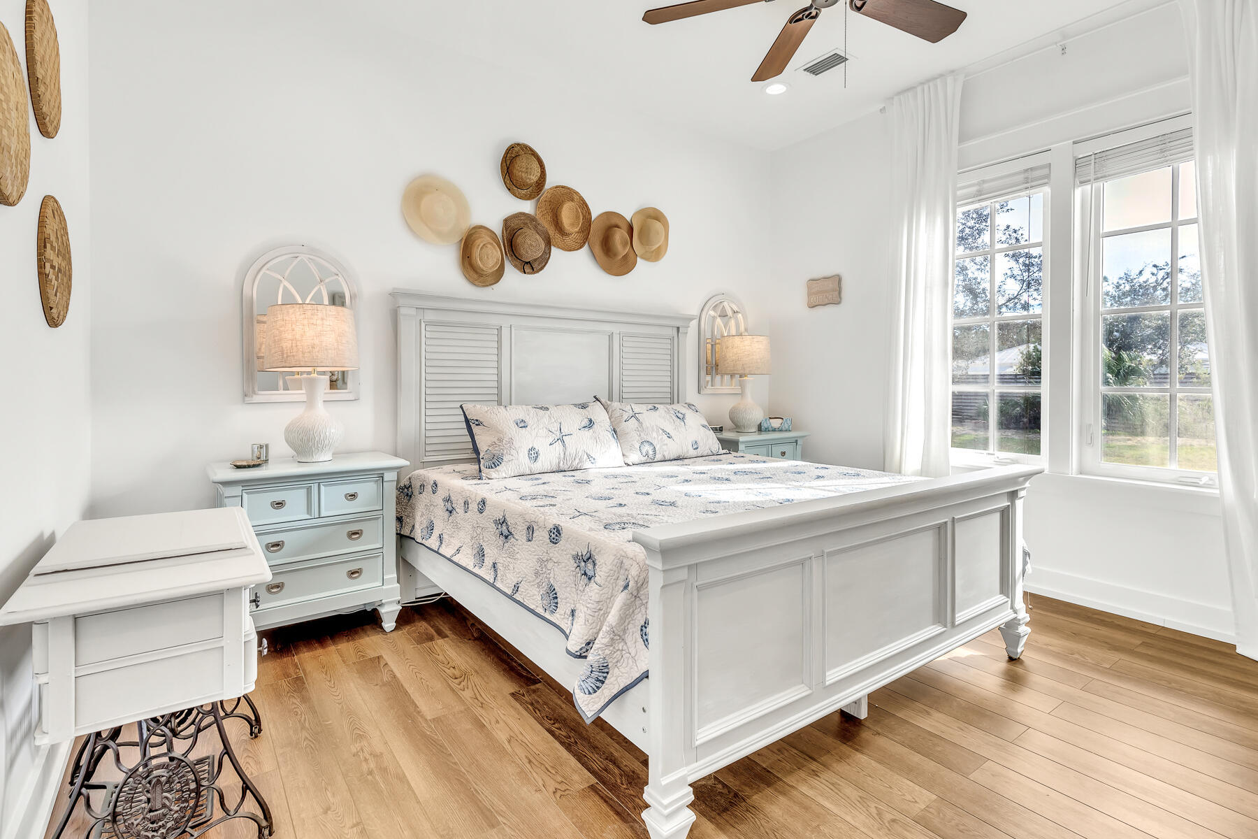 BUNGALOS AT SANDESTIN - Residential