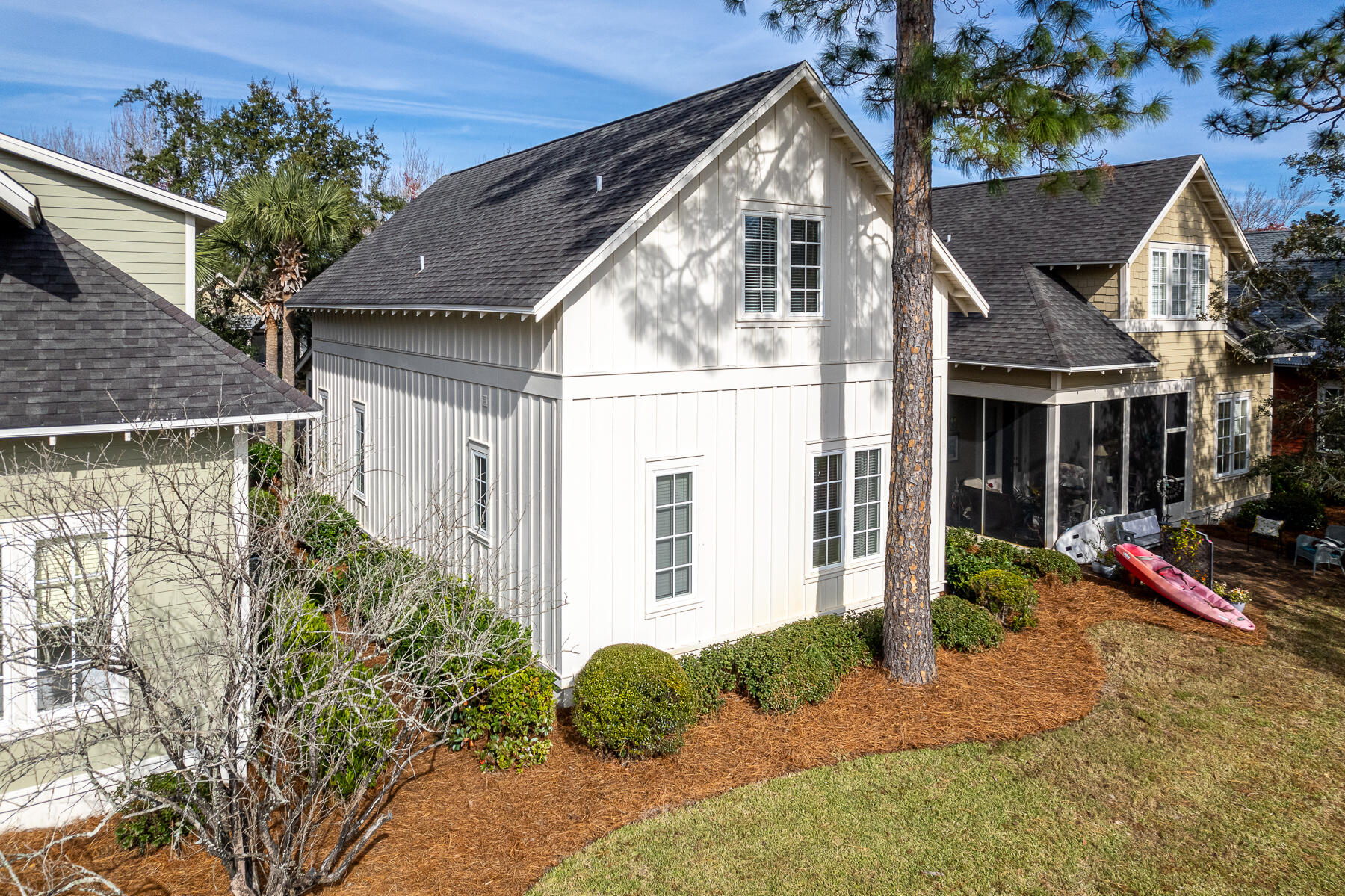 BUNGALOS AT SANDESTIN - Residential