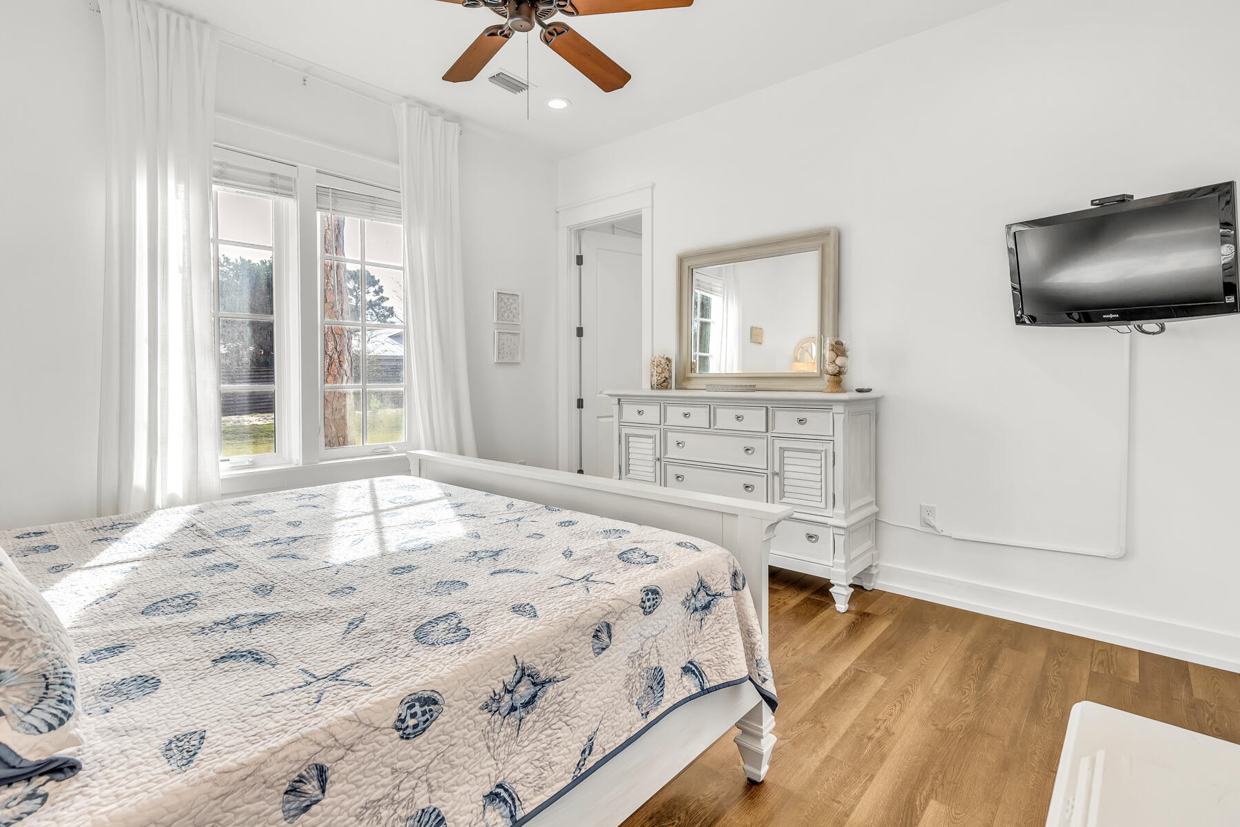 BUNGALOS AT SANDESTIN - Residential