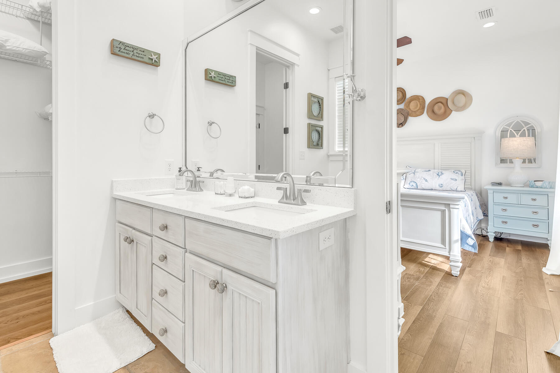 BUNGALOS AT SANDESTIN - Residential