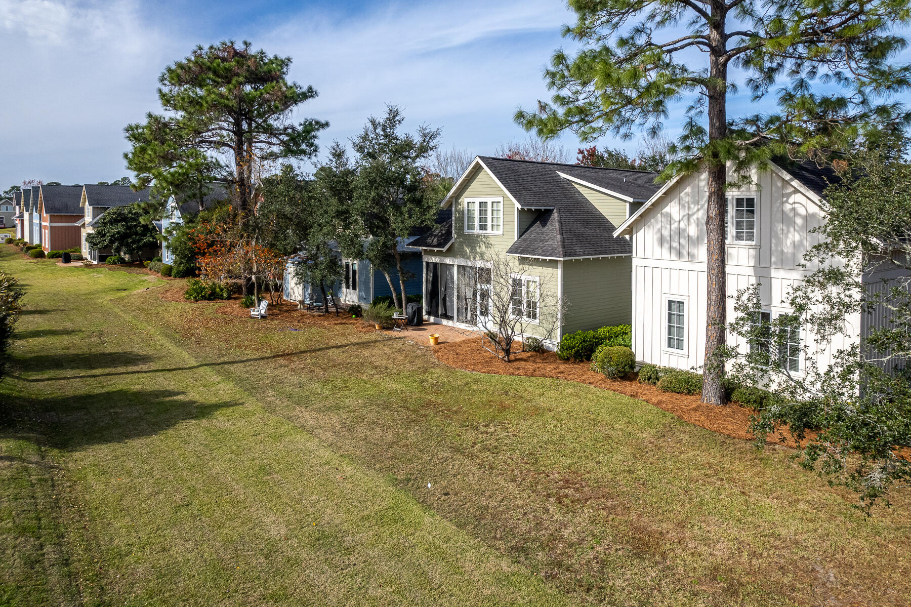 BUNGALOS AT SANDESTIN - Residential