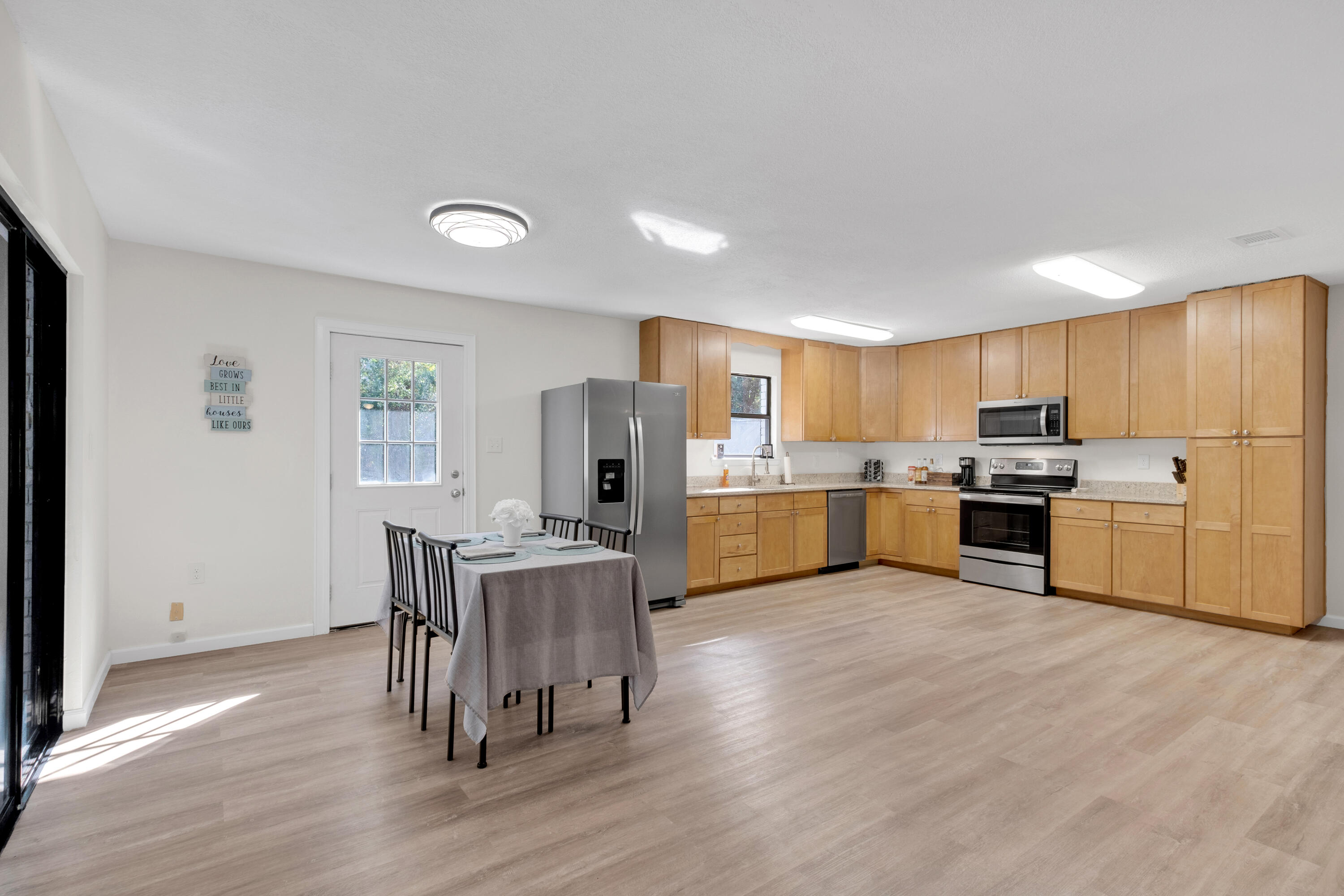 NO RECORDED SUBDIVISION - Residential