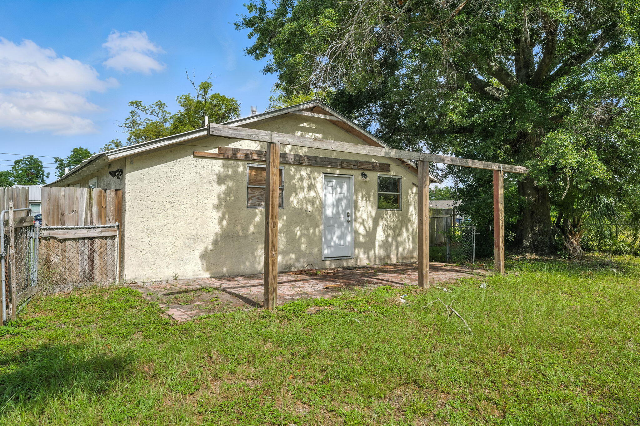 NO RECORDED SUBDIVISION - Residential