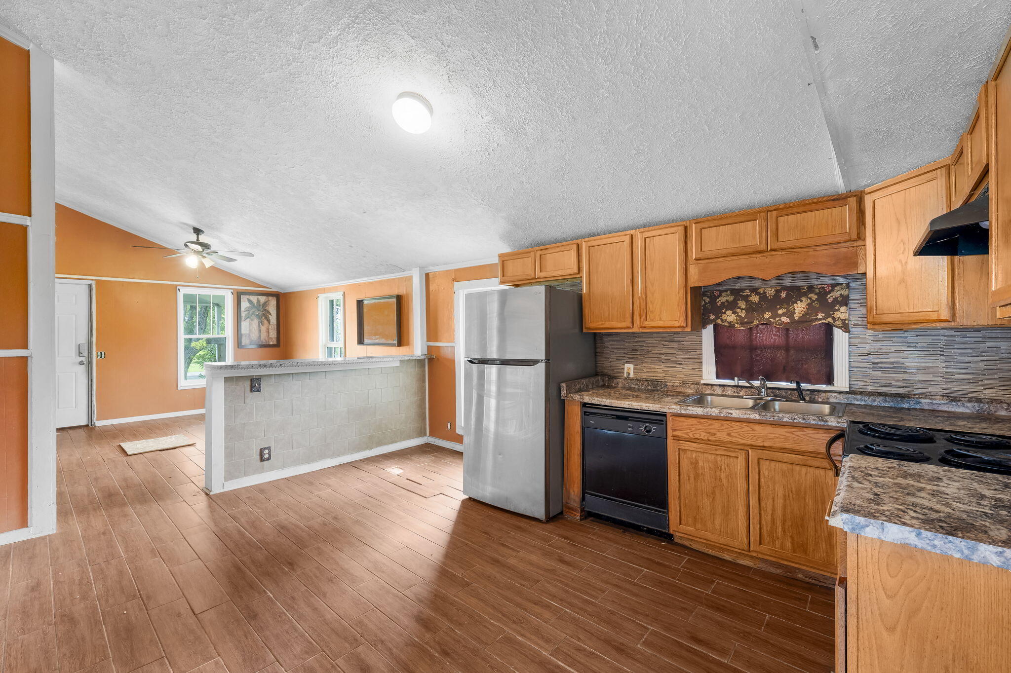 NO RECORDED SUBDIVISION - Residential