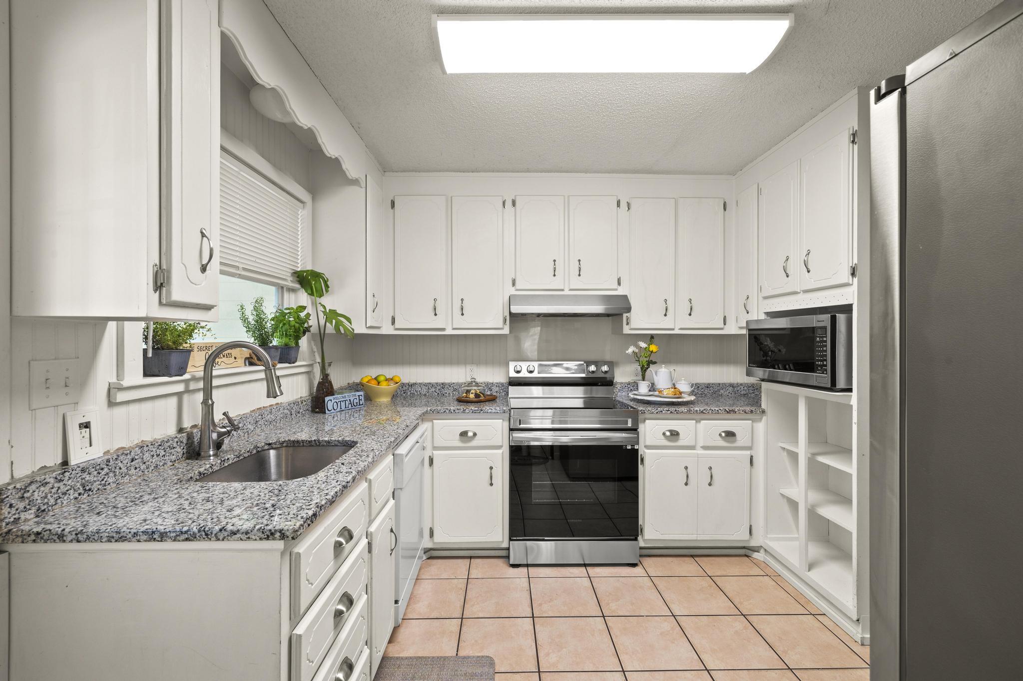 NO RECORDED SUBDIVISION - Residential