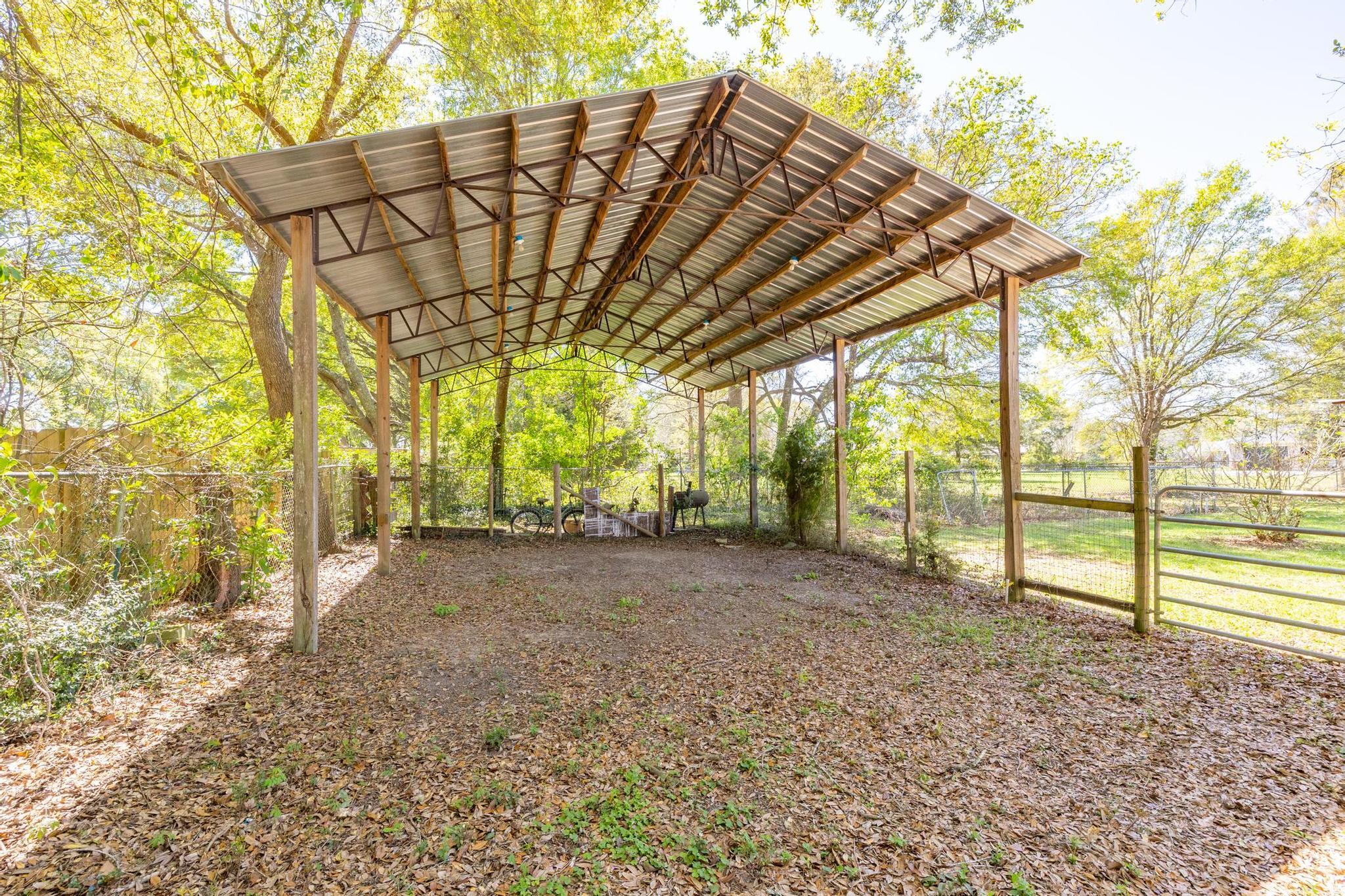 NO RECORDED SUBDIVISION - Residential