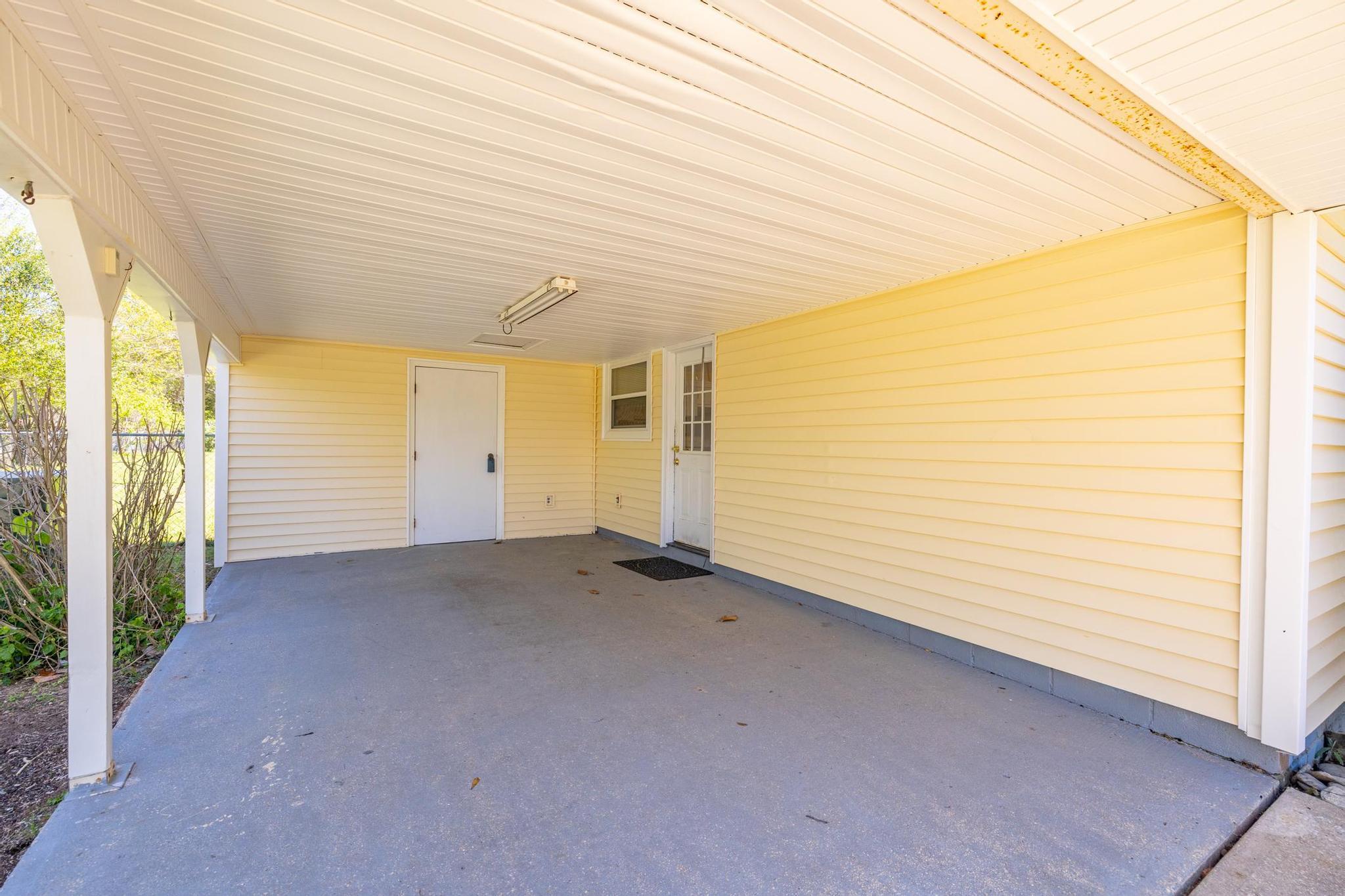 NO RECORDED SUBDIVISION - Residential