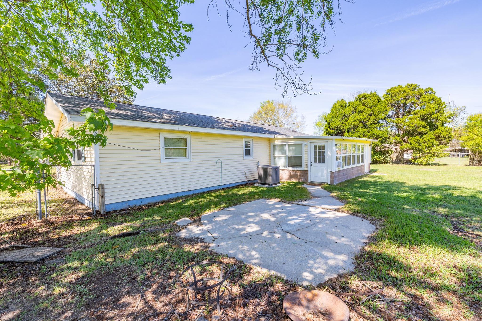 NO RECORDED SUBDIVISION - Residential