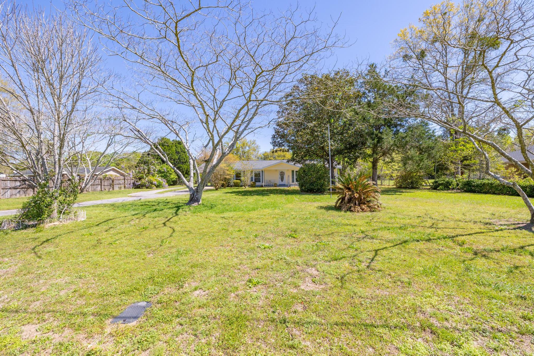 NO RECORDED SUBDIVISION - Residential