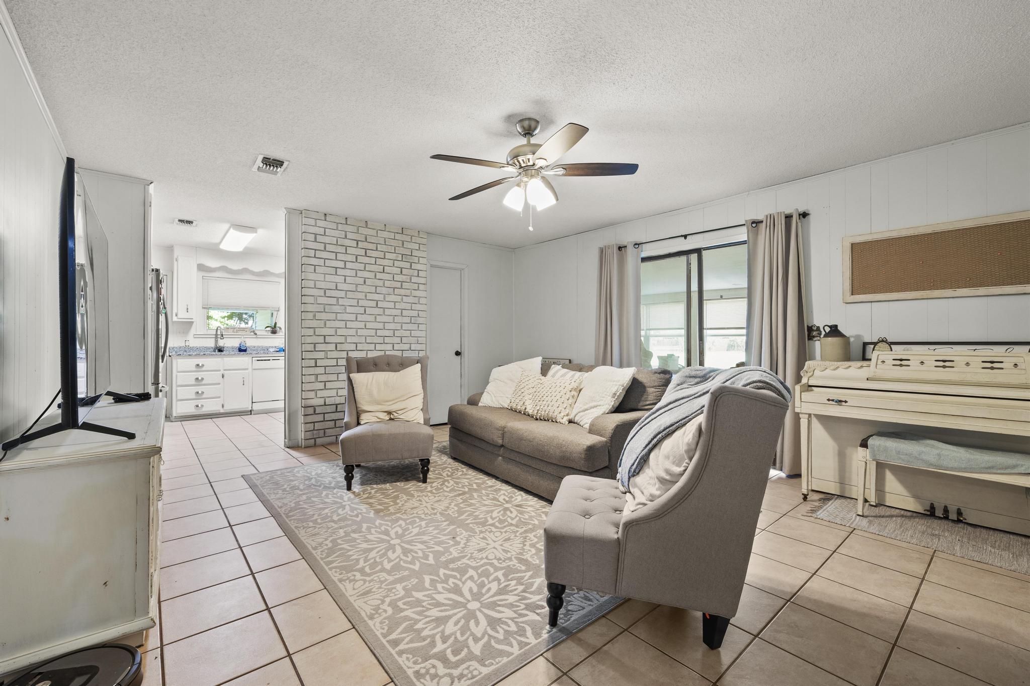 NO RECORDED SUBDIVISION - Residential