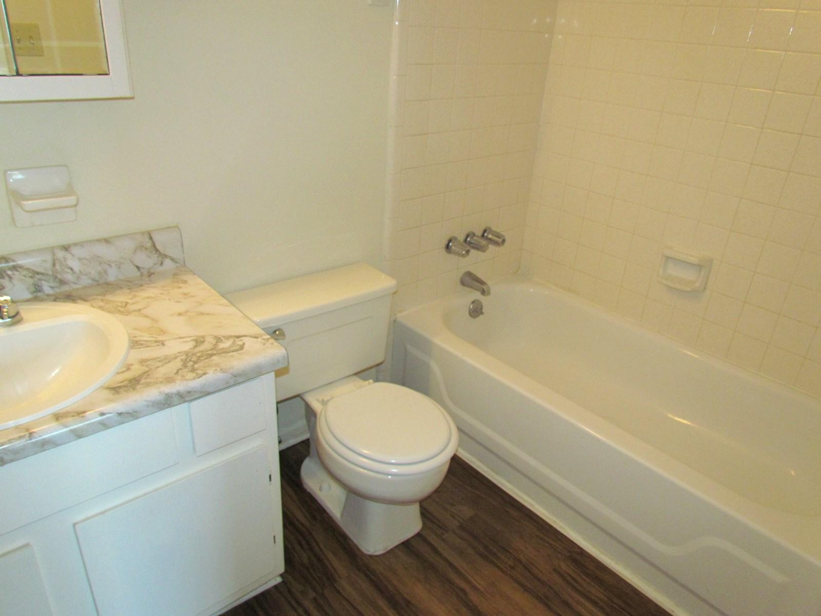 ISLANDWOOD CONDO - Residential Lease