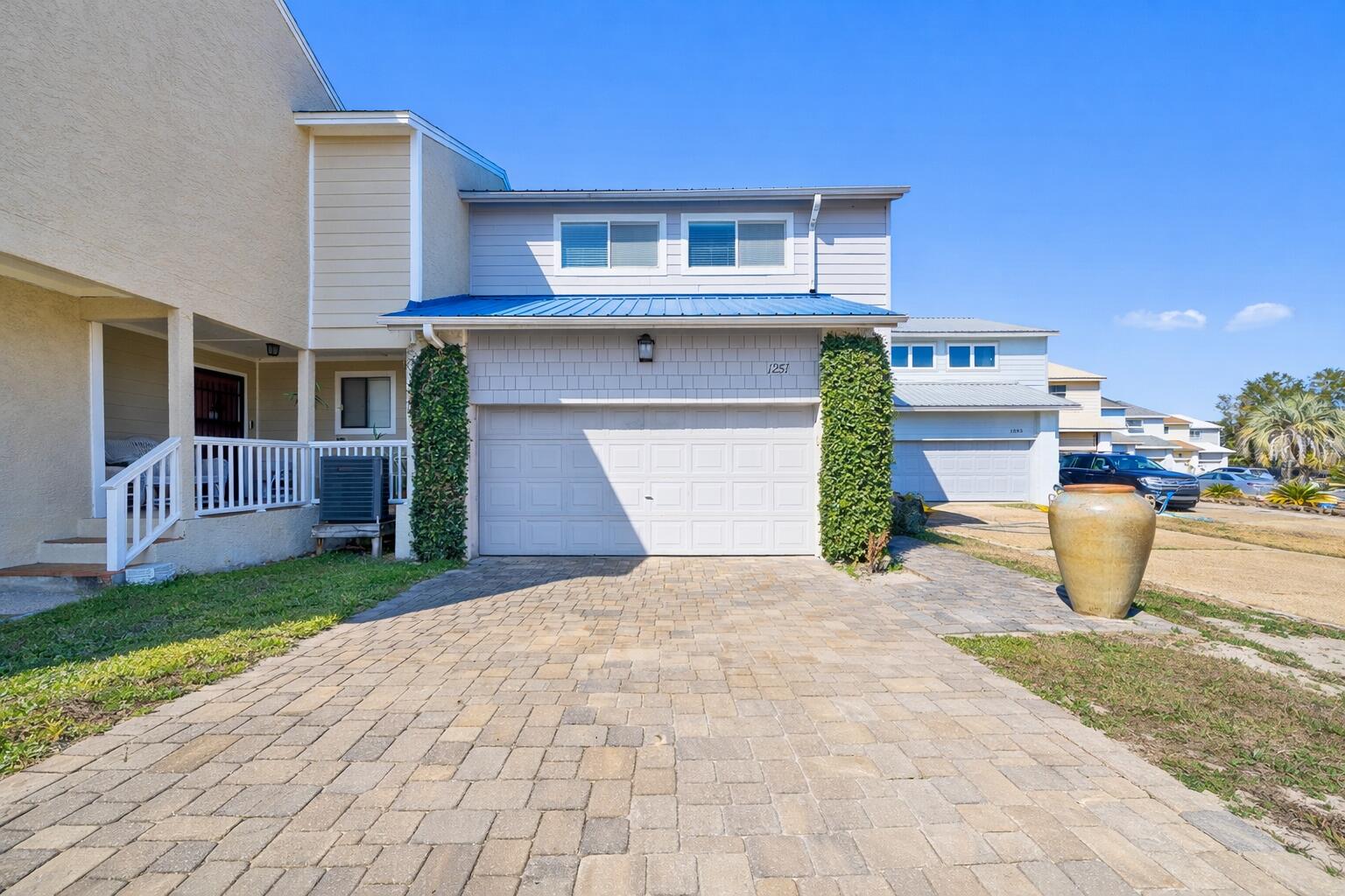 VENETIAN VILLA - Residential