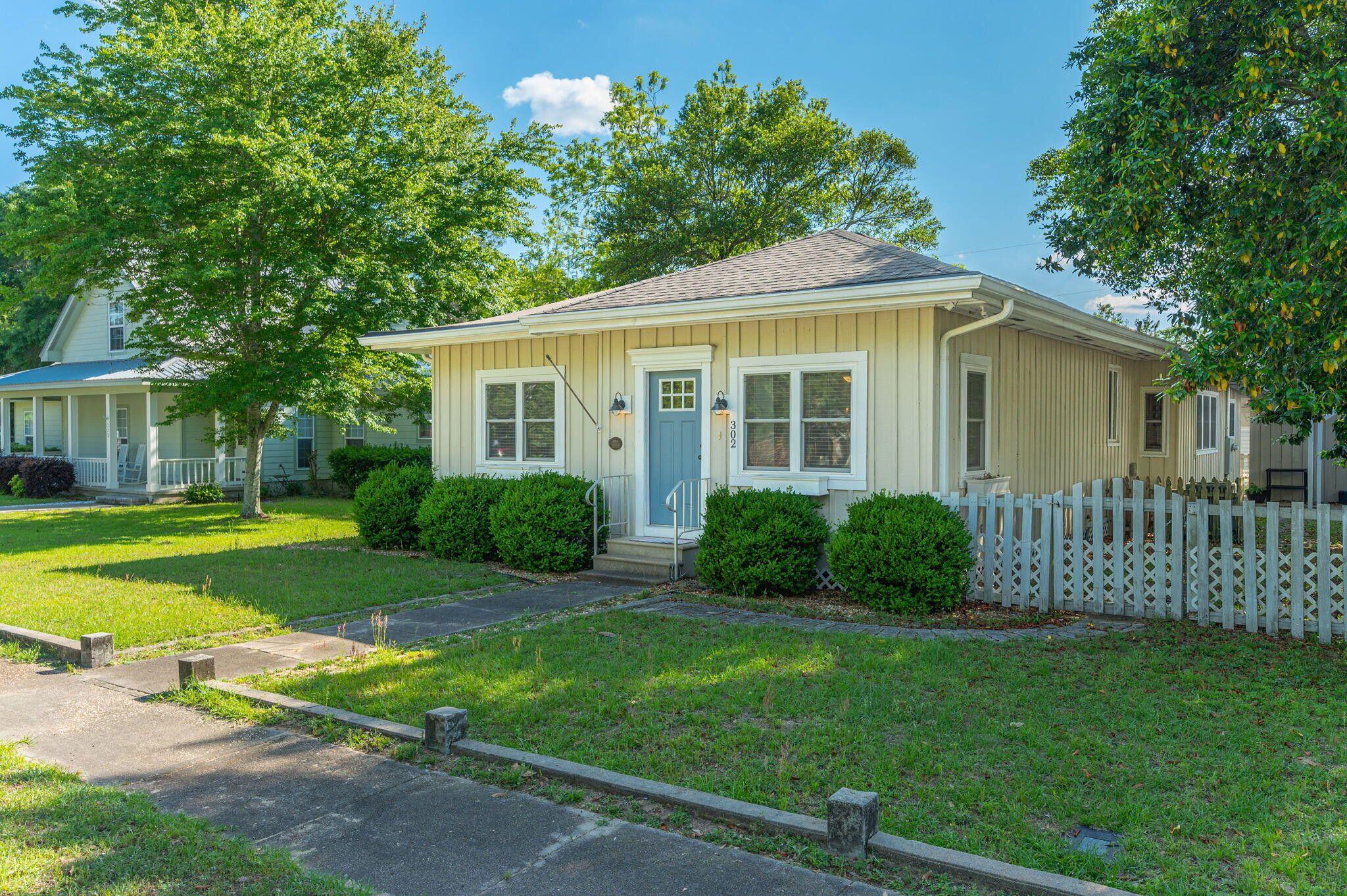 TOWN OF DEFUNIAK SPRINGS - Residential