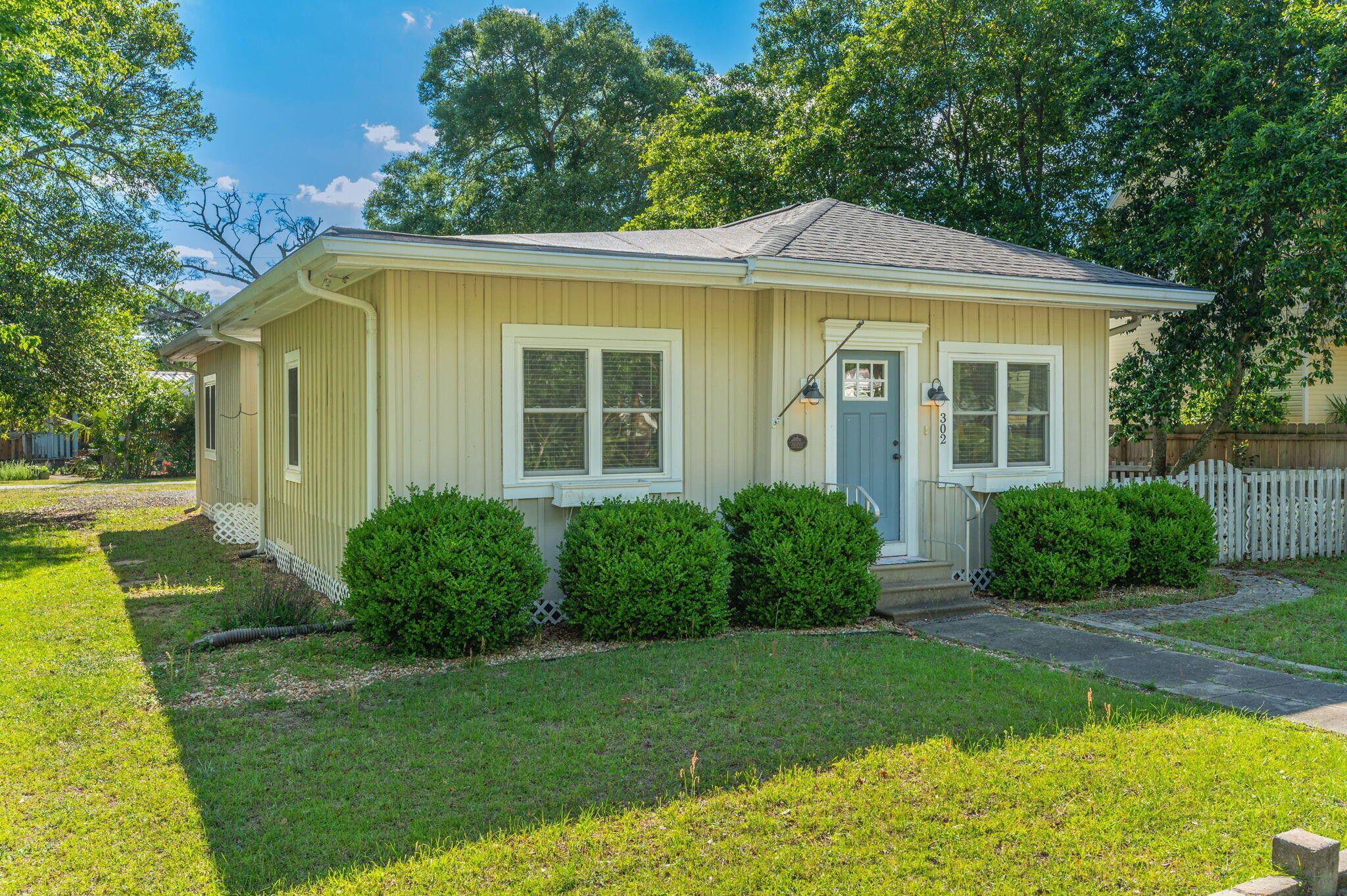 TOWN OF DEFUNIAK SPRINGS - Residential