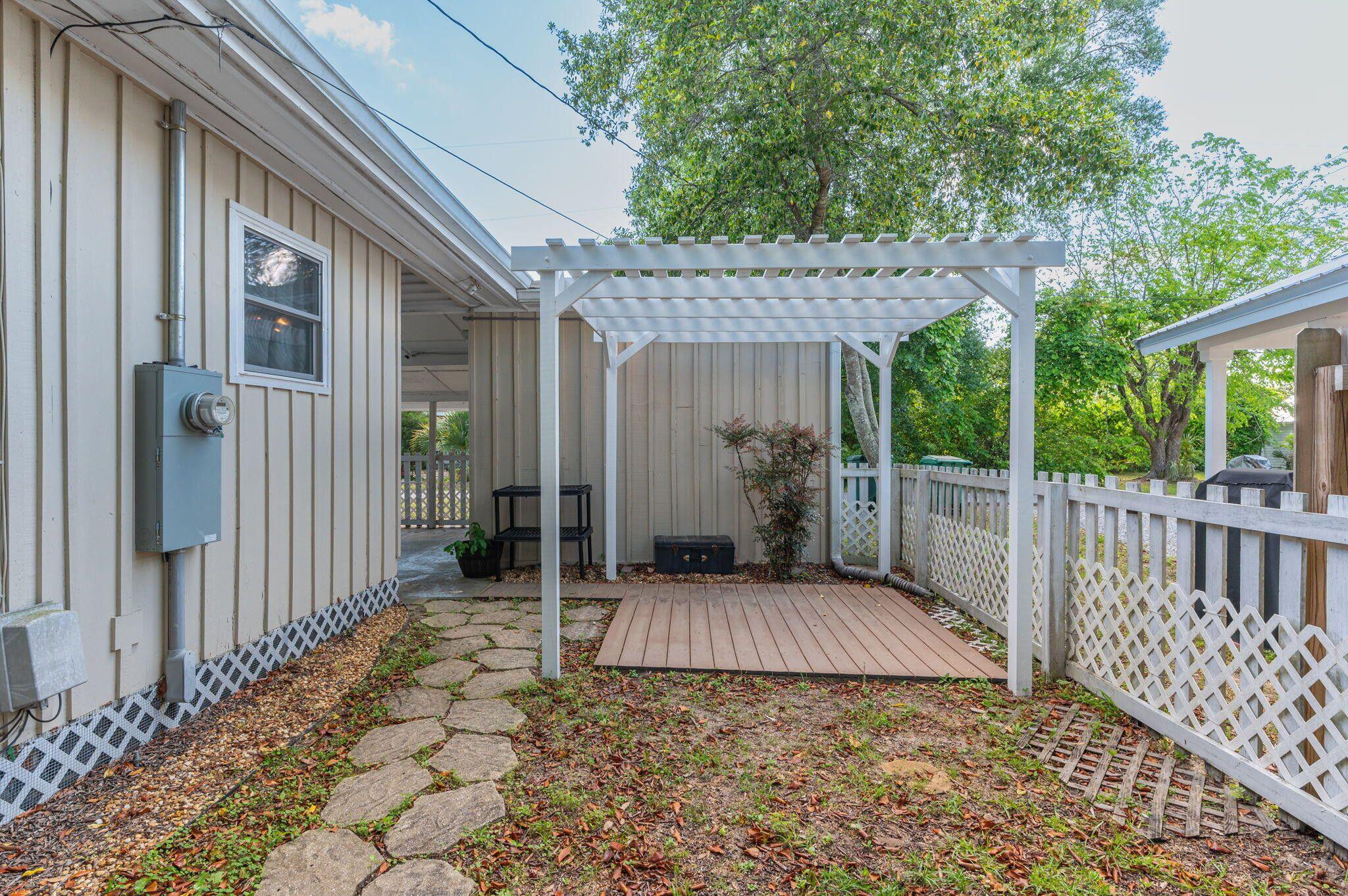 TOWN OF DEFUNIAK SPRINGS - Residential