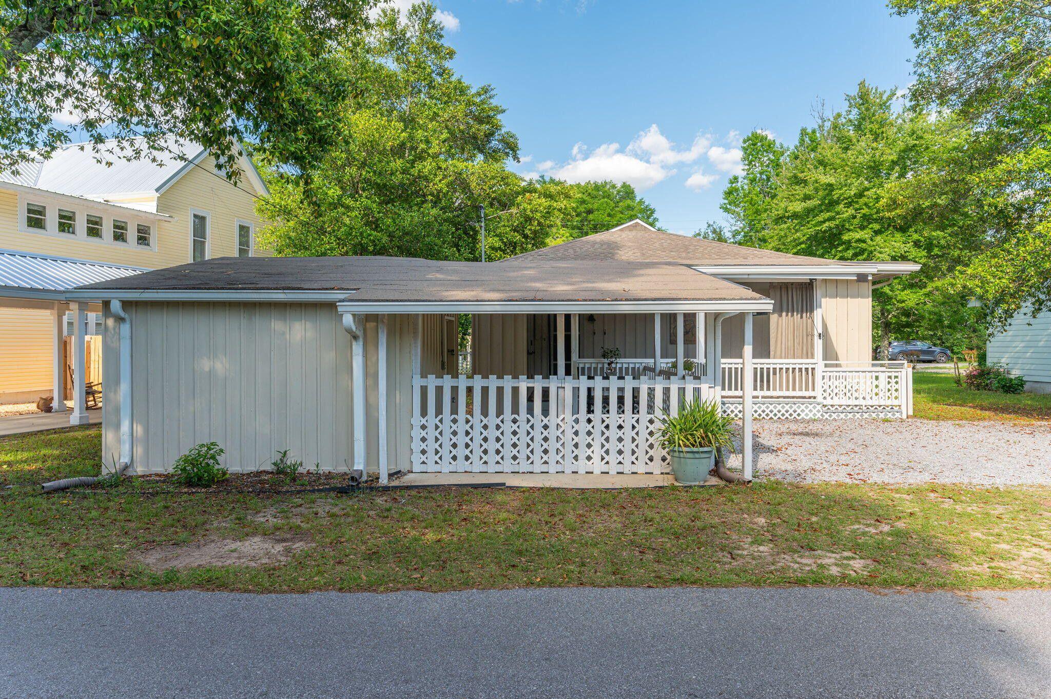 TOWN OF DEFUNIAK SPRINGS - Residential