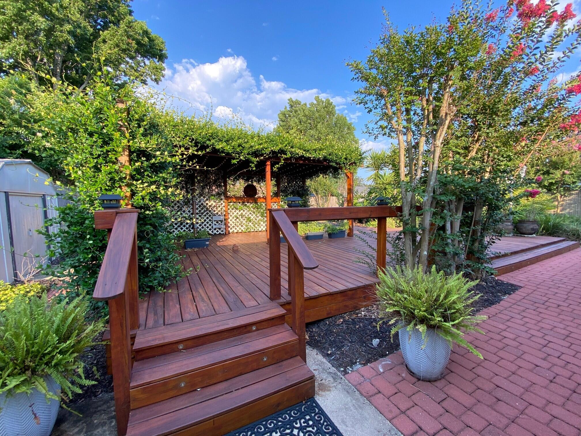 KELL-AIRE GARDENS - Residential