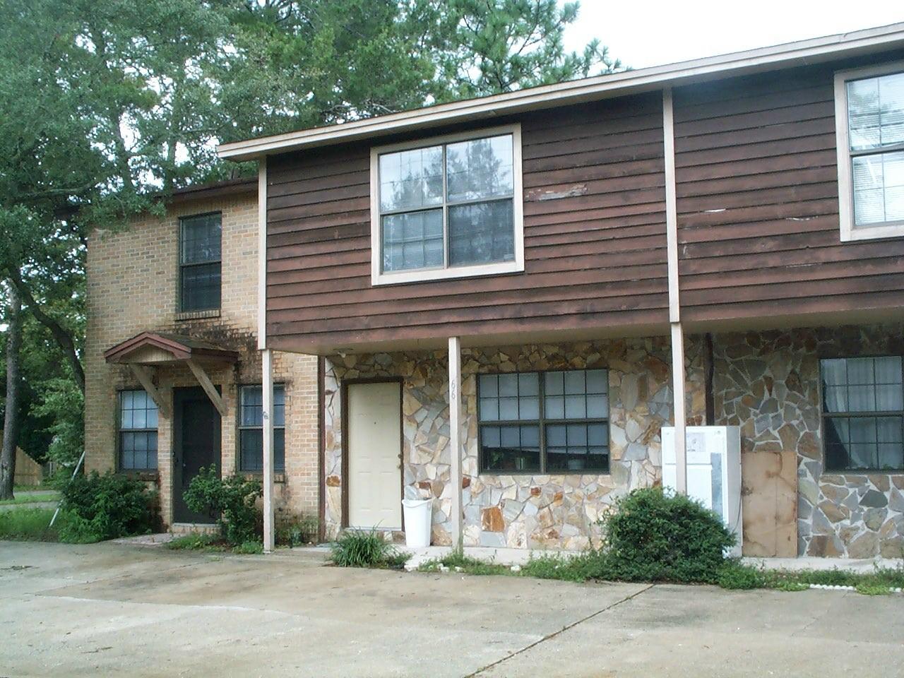 OAK WOOD T/H - Residential Lease