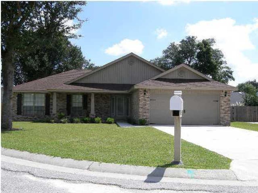 Fully sodded yard with sprinkler sys, architectural shingles, hurricane storm panels, brick mailbox,ceiling fans in master bdrm and living area ( add'l bdrms are braced and wired for them,orange peel walls and knockdown ceilings,tile in wet areas, bull-nosed corners in the formal areas, granite thru out, smoke/carbon detectors, stain resistant plush pile carpeting, 5 -1/4 baseboards, rocker light switches, brushed satin hardware,Security system The kitchen will have GE gas range,dishwasher, microwave, quality bump and stagger cabinets,flood lights back corner of home, sep shower and garden tub in master, 10 x14 covered patio, arched dining room,