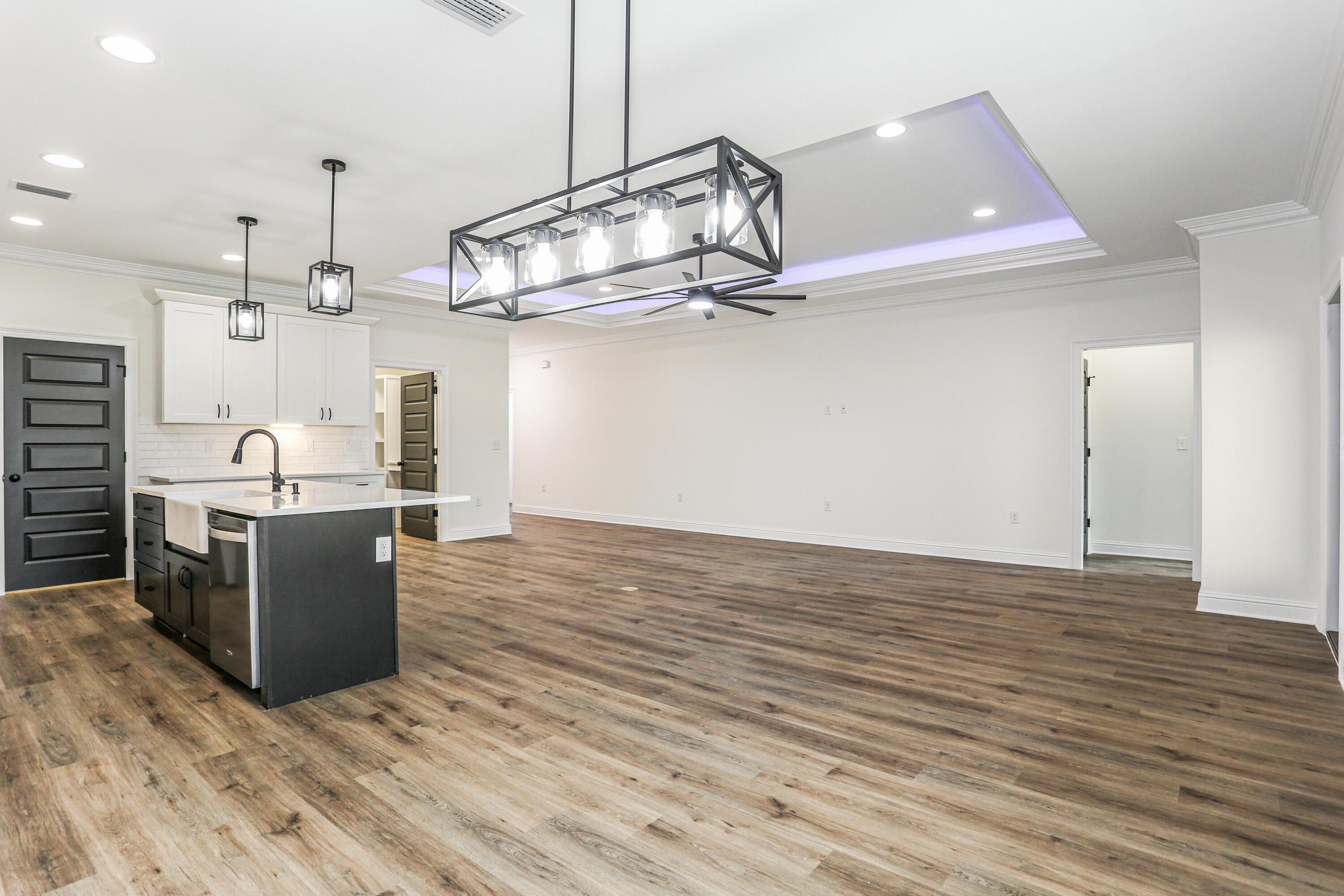 VILLA TASSO TOWN OF - Residential