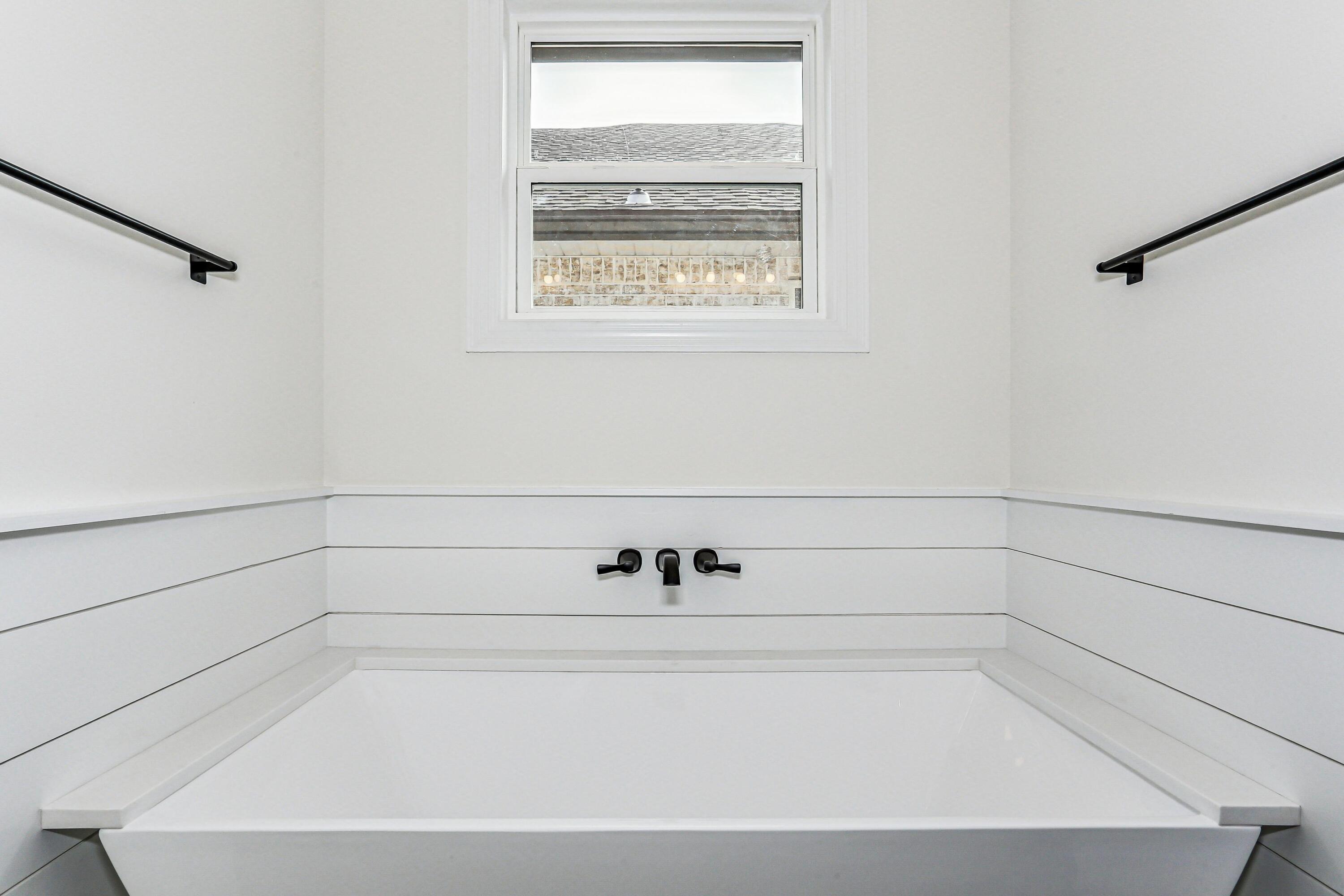 VILLA TASSO TOWN OF - Residential